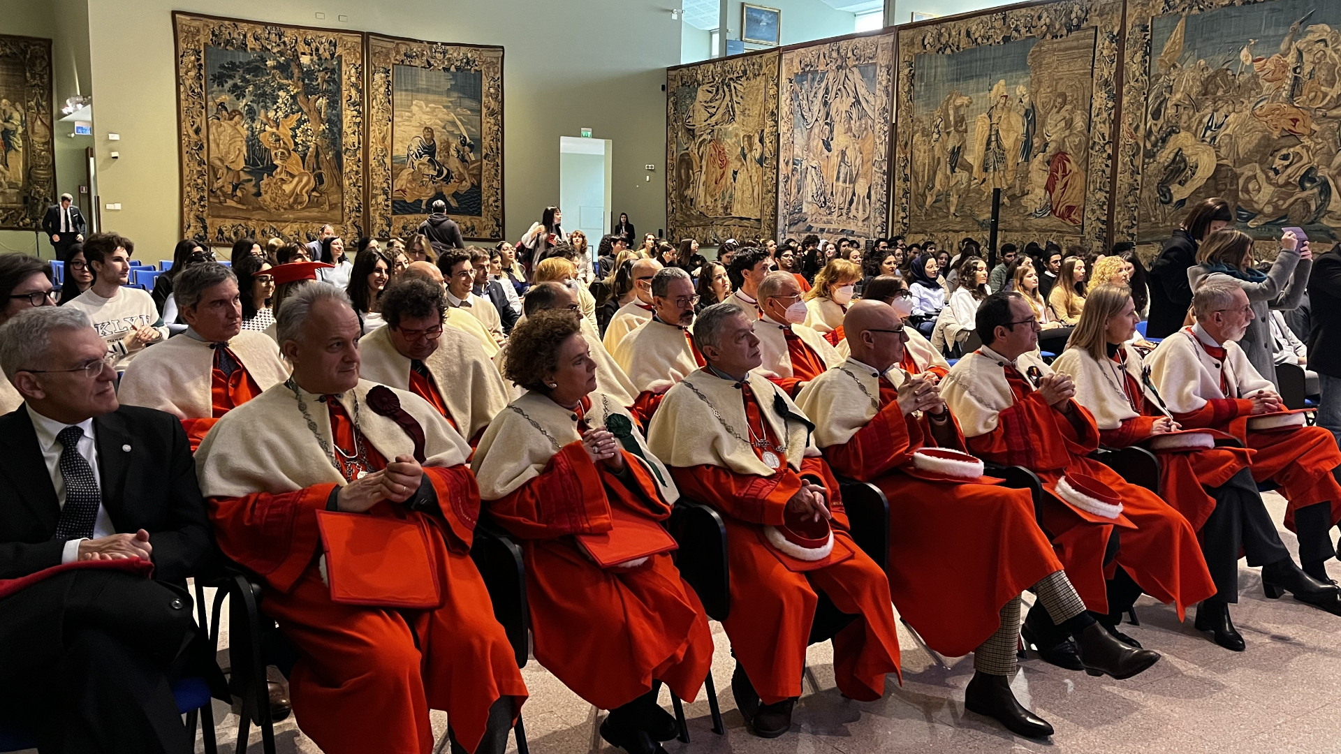 Medicina, oggi al via le lezioni al nuovo campus di via San Bartolomeo