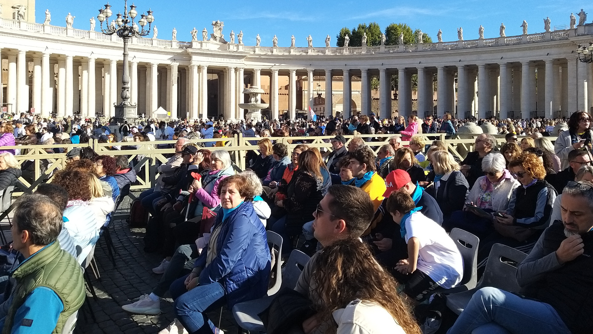 In 800 da Piacenza per il Giubileo: emozione alla Porta Santa di San Pietro