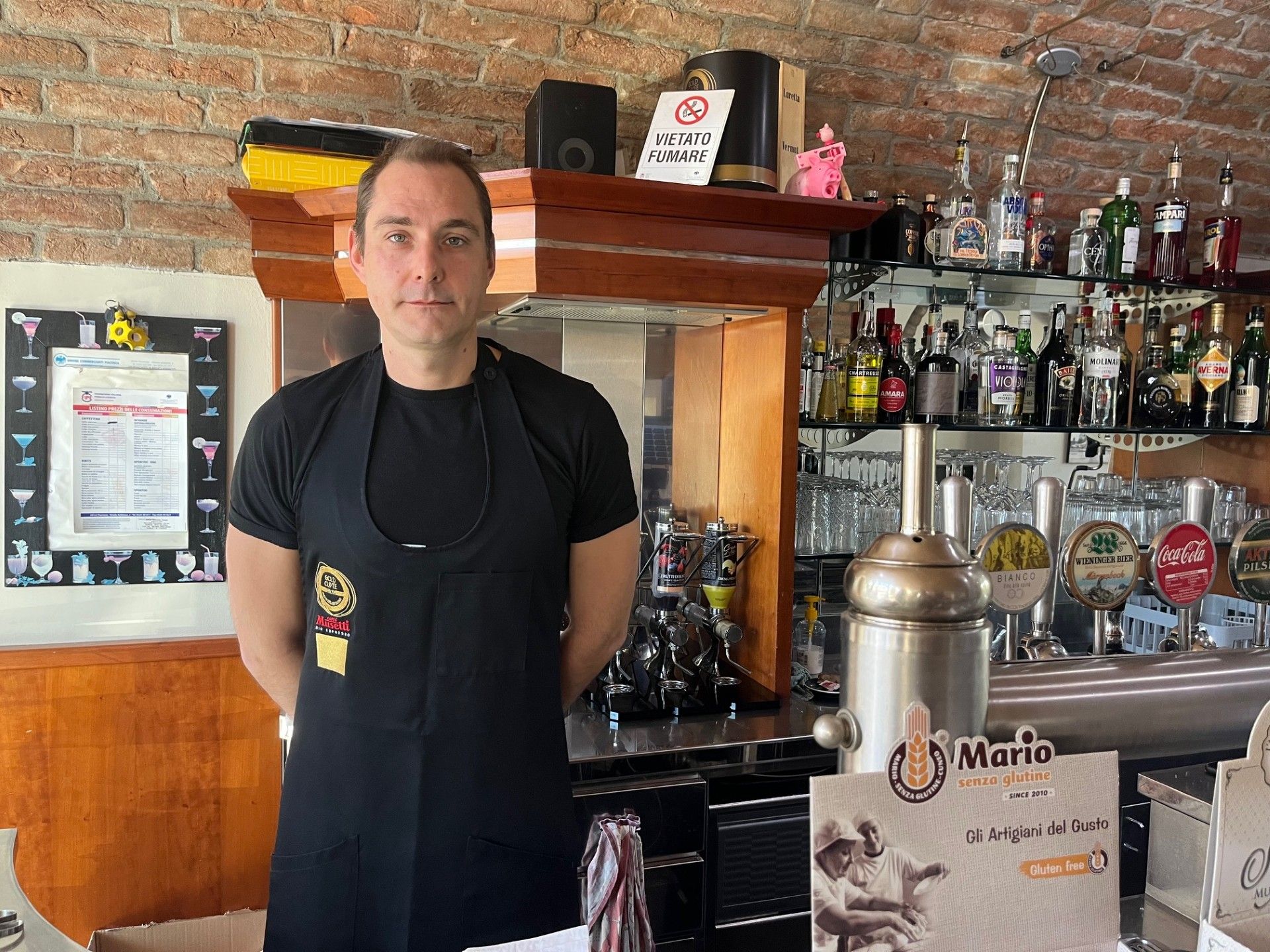 Matteo Peracchi, titolare di un bar