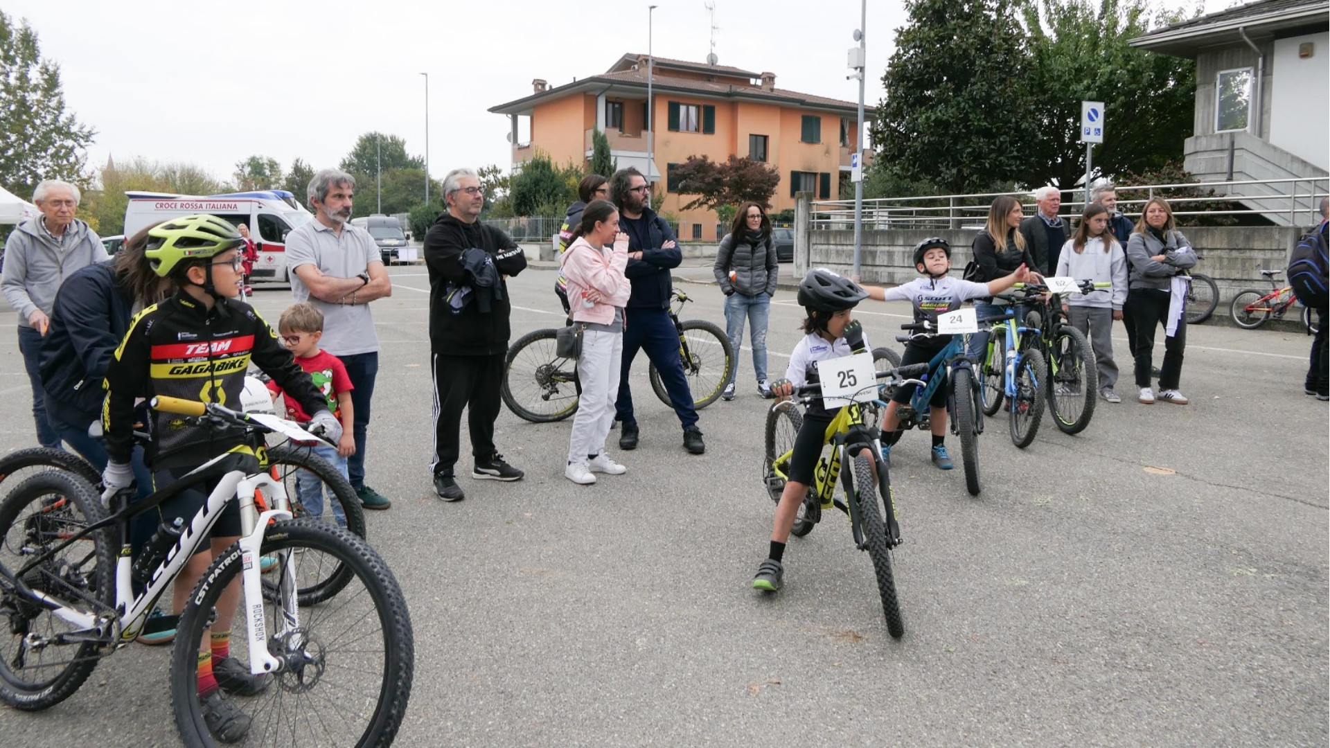 Caschetto e protezioni, i ciclisti in erba inaugurano l'Area bike