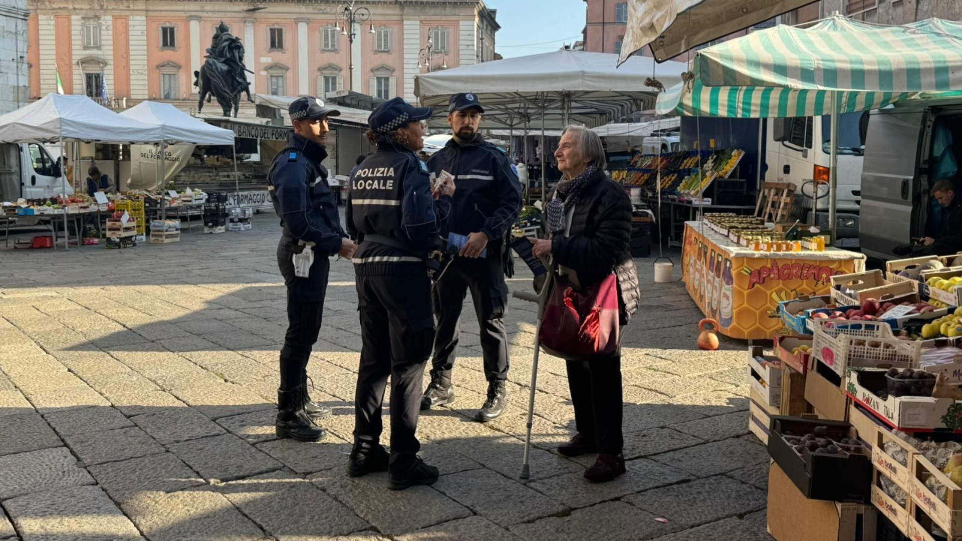 “Sarà vero?”. Polizia locale in campo contro le truffe