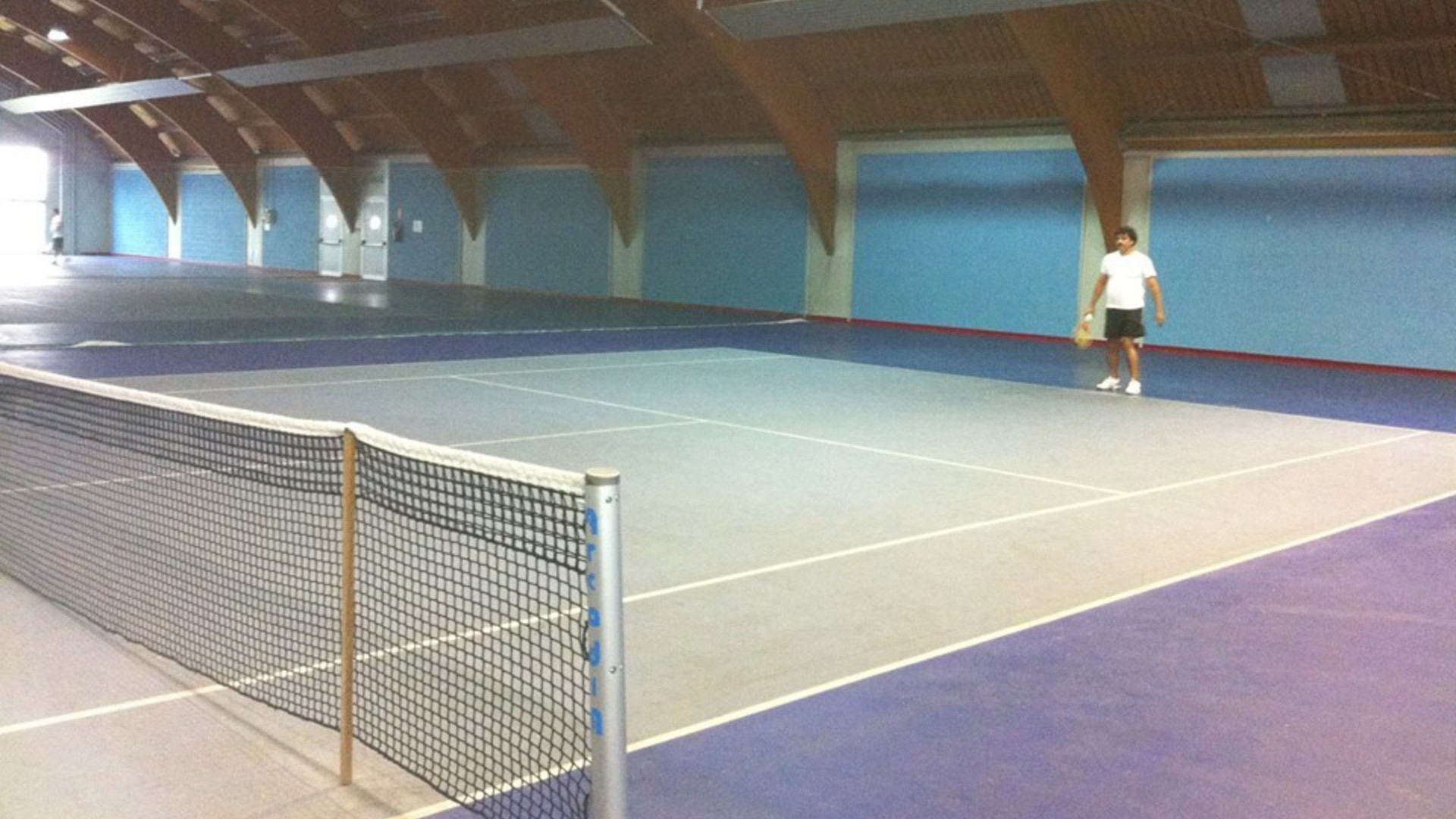 Protesta del tennis, si gioca in piazza Cavalli: «Più campi al Polisportivo»