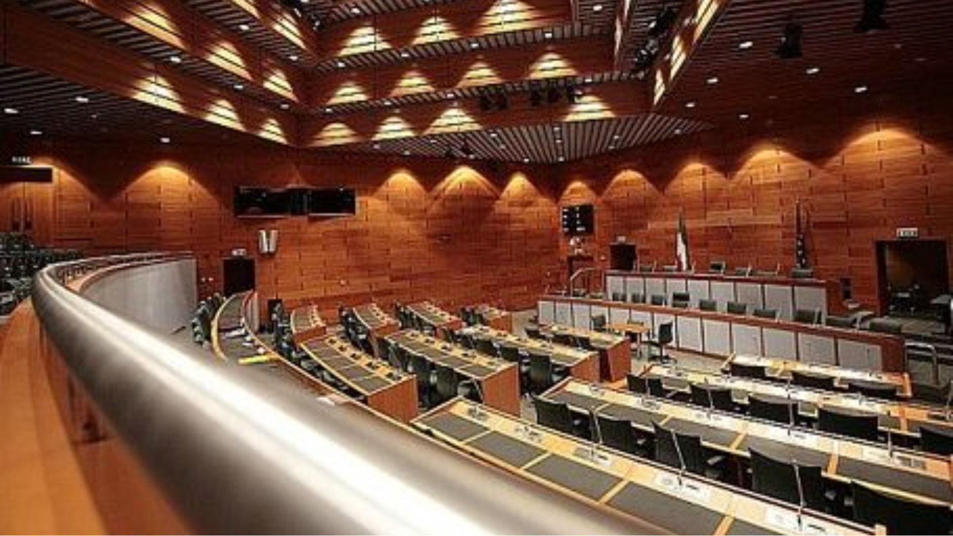 Massimo della spesa per essere eletti, ma lo stipendio consola
