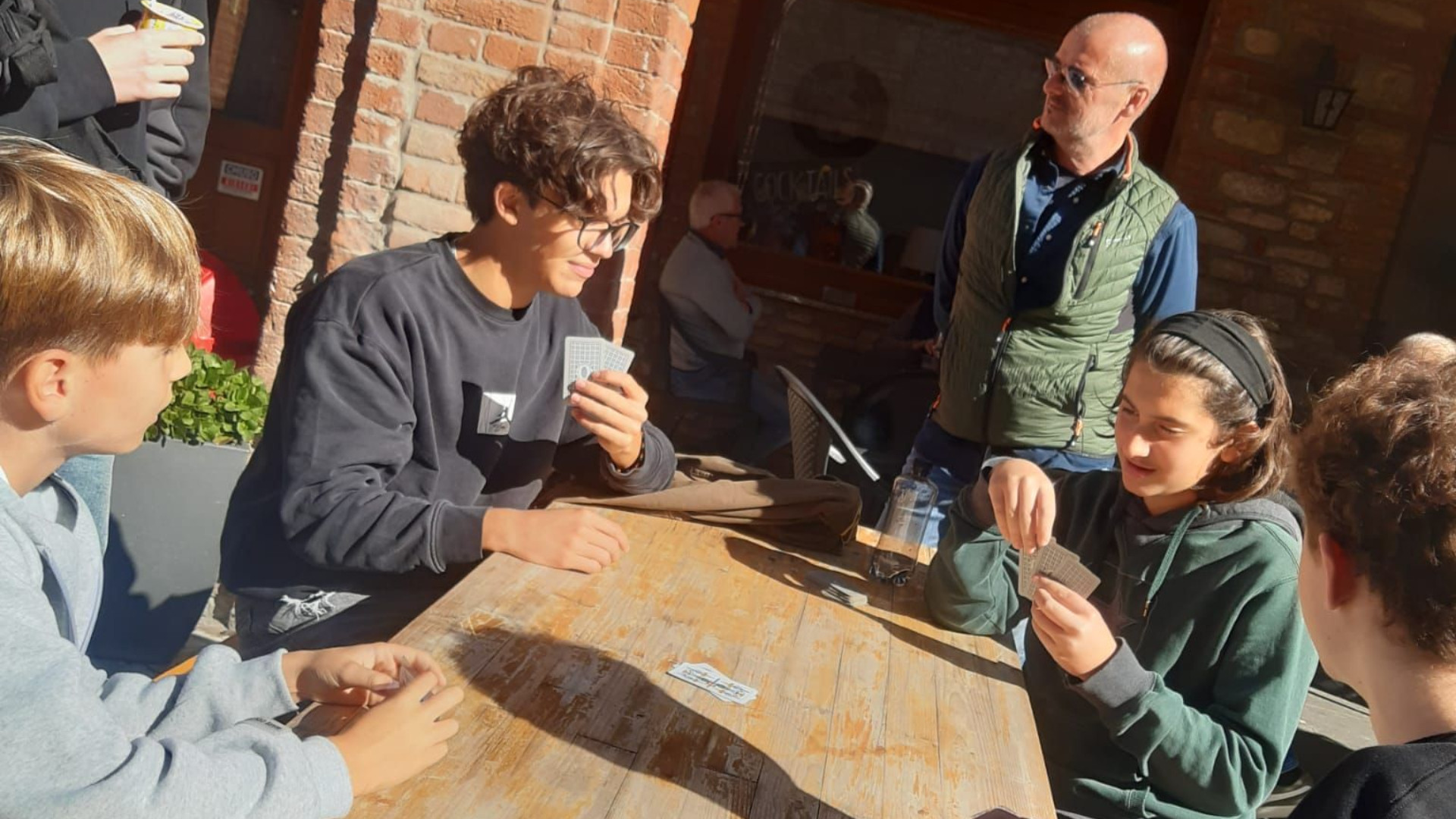 "Trucco" senza età, 12 giovanissimi alla gara di carte