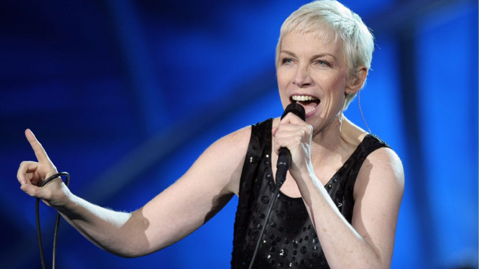 Annie Lennox: «In "Retrospective" svelo il dietro le quinte di tutta la mia carriera»