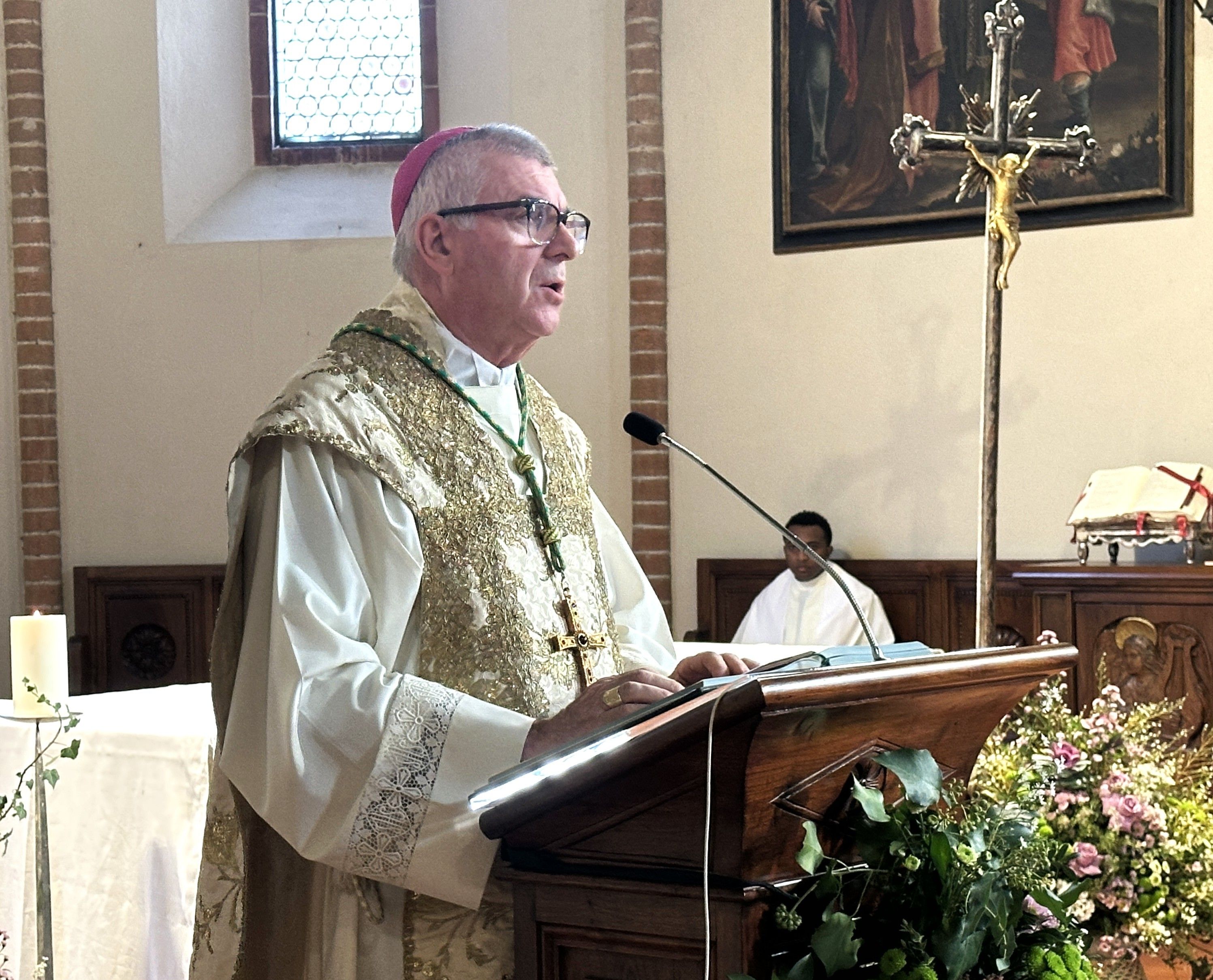 Il vescovo Adriano Cevolotto (foto Zangrandi)