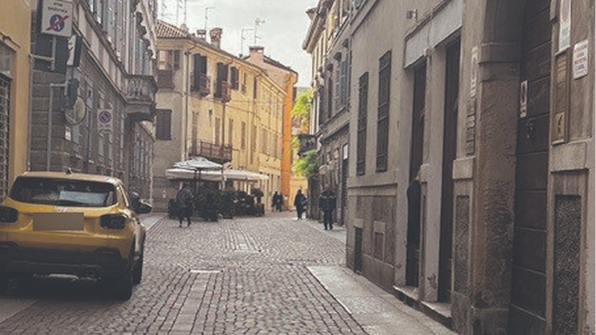 Movida senza freni di via Chiapponi: «Auto sfregiate, risse, negozi nel mirino»