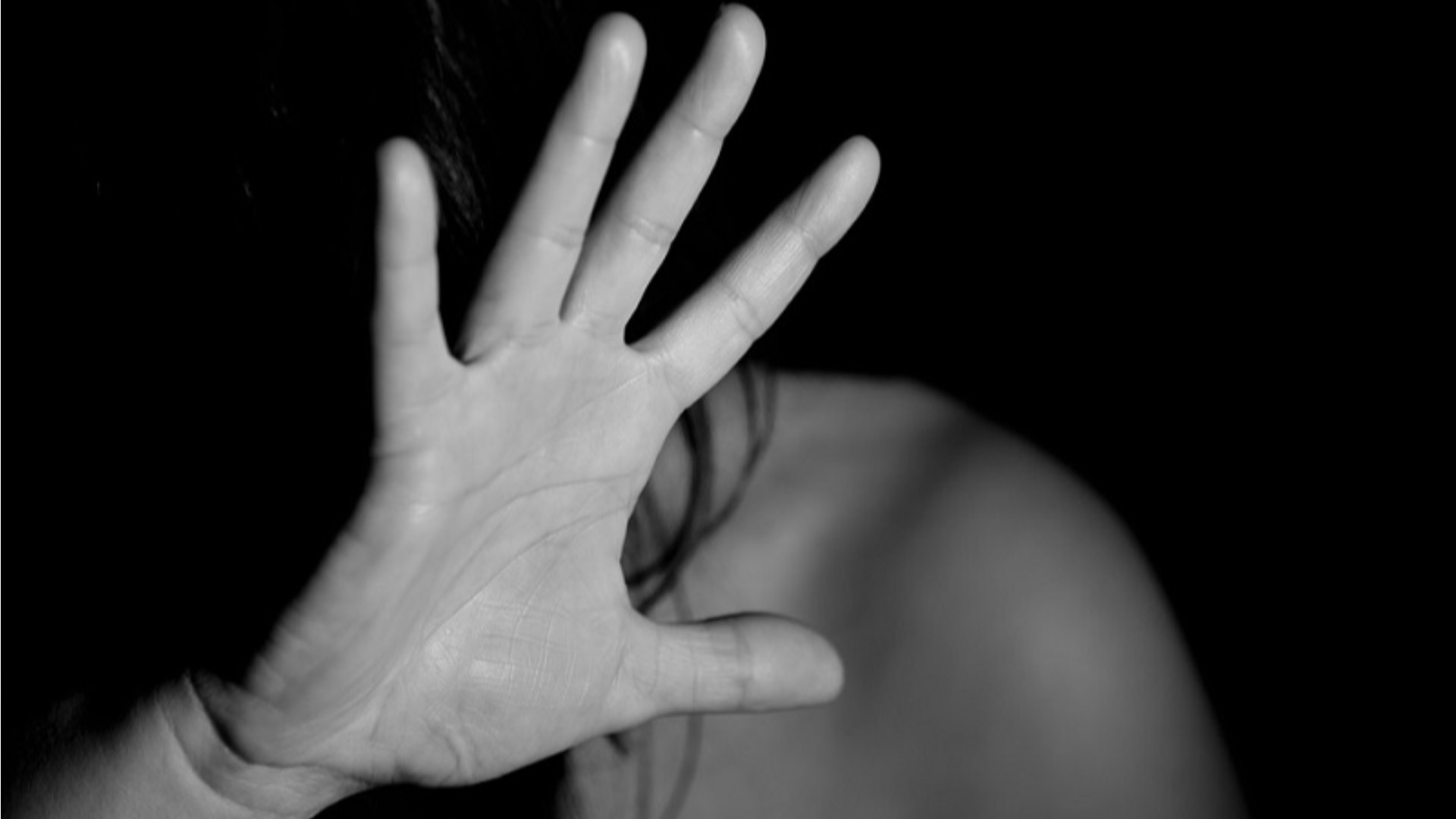 Minacce di morte, violenza e abusi psicologici in famiglia: arrestato