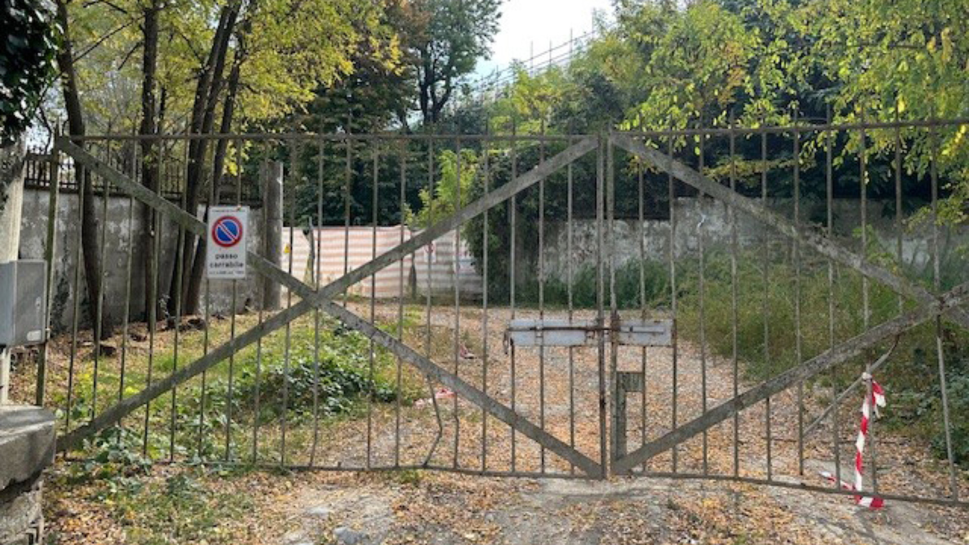 Dormitorio clandestino nell'ex Laboratorio Pontieri