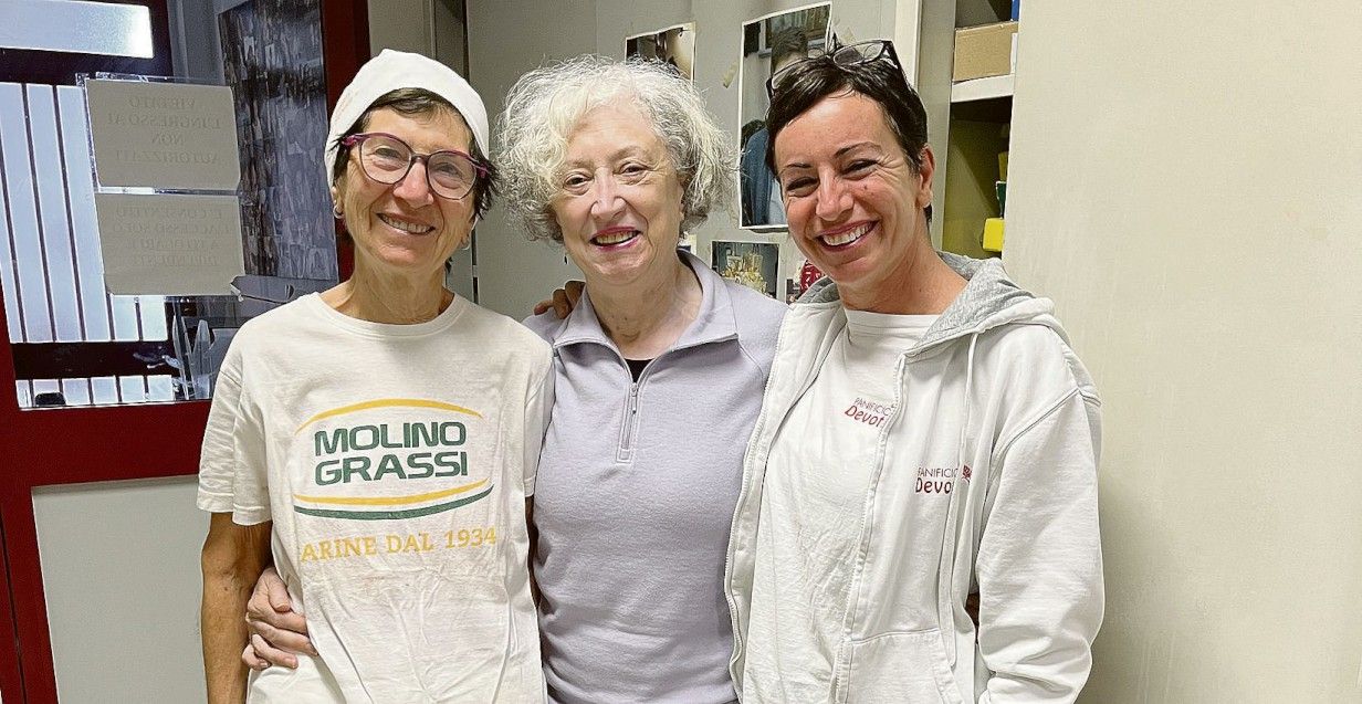 Da sinistra, Celestina Guazzoni con la cugina argentina Silvia Guazzoni e la figlia Stella Devoti - FOTO PADERNI