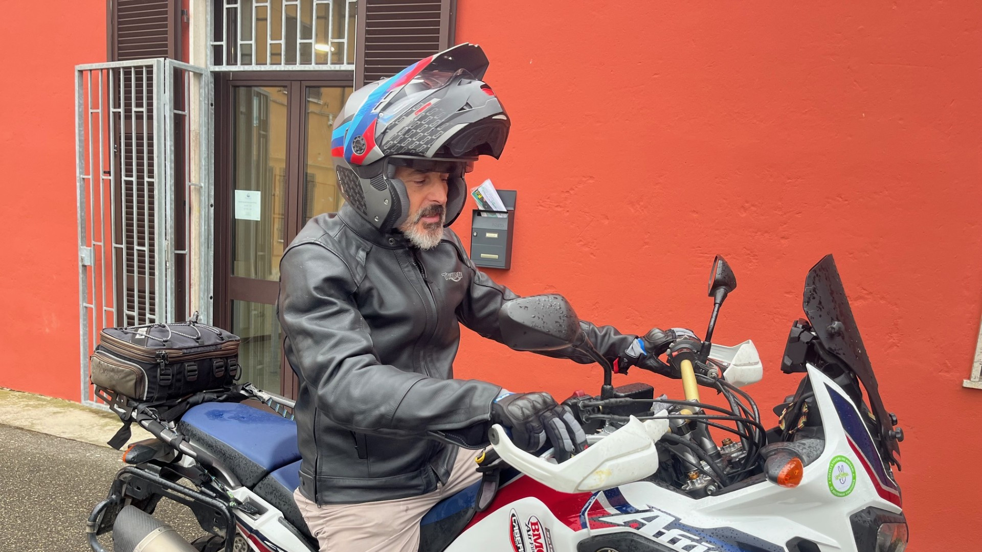 La solidarietà viaggia in moto, 10mila euro per i bimbi di Salvador