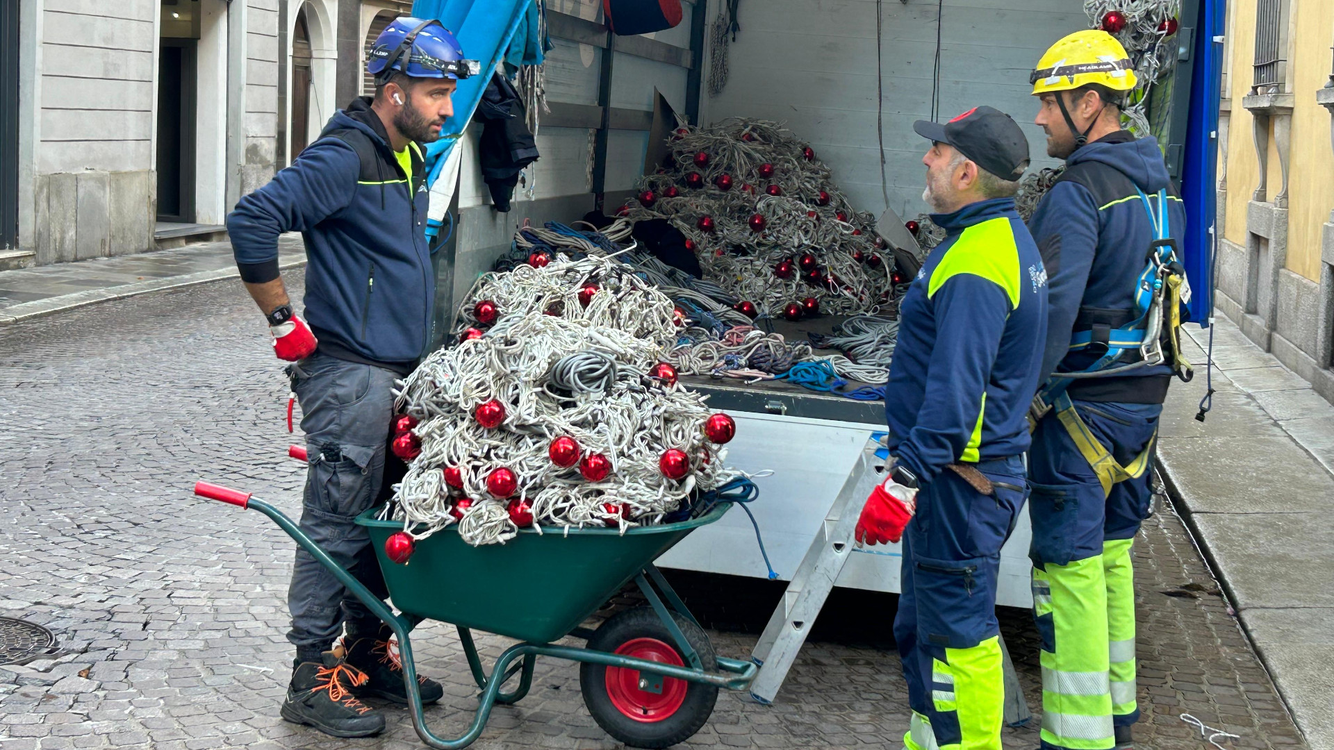 Luminarie, il centro si prepara: inaugurazione il 22 novembre