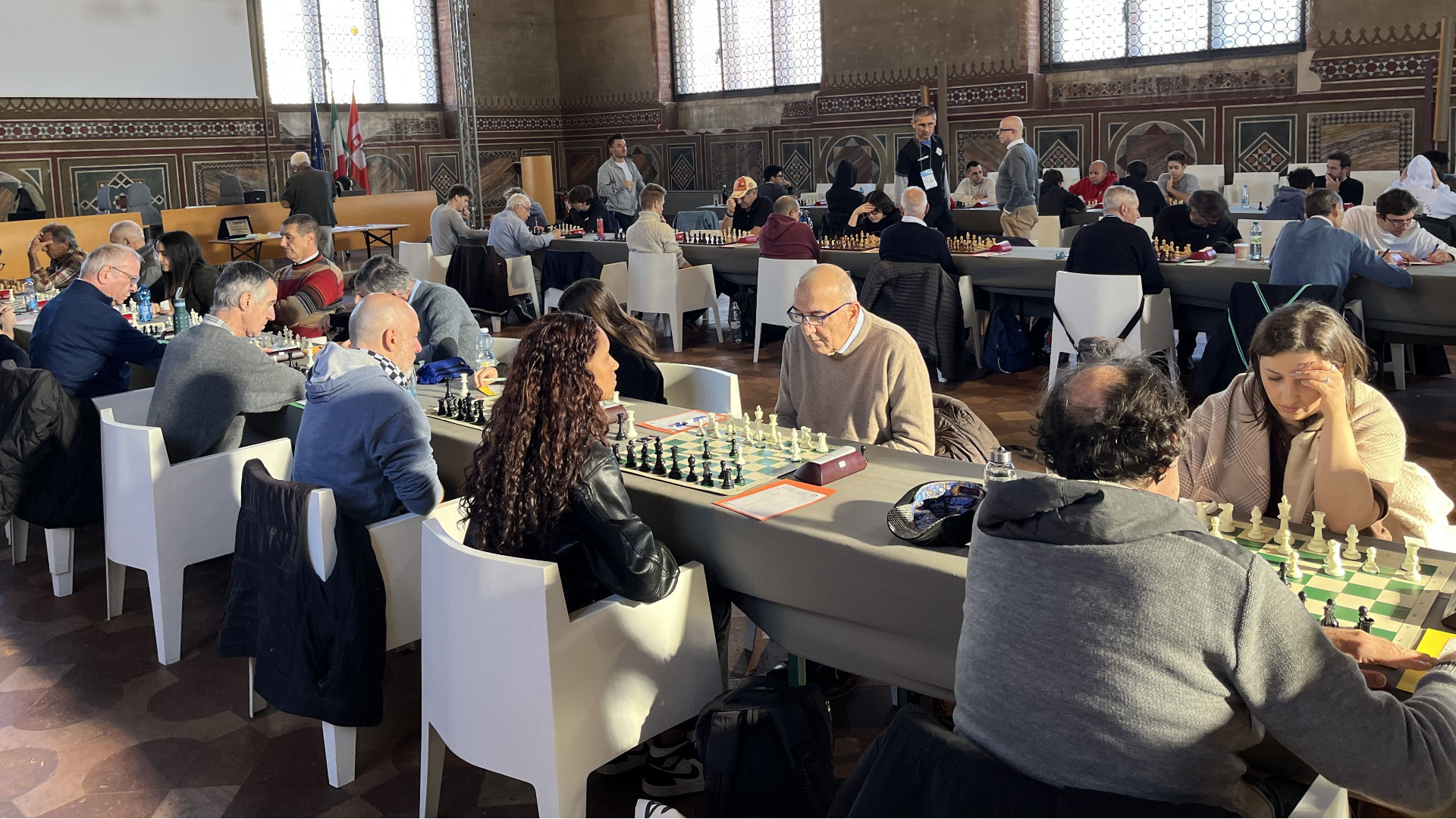 Piacenza capitale degli scacchi: dal Kenya agli Usa, giocatori di tutte le età al Festival