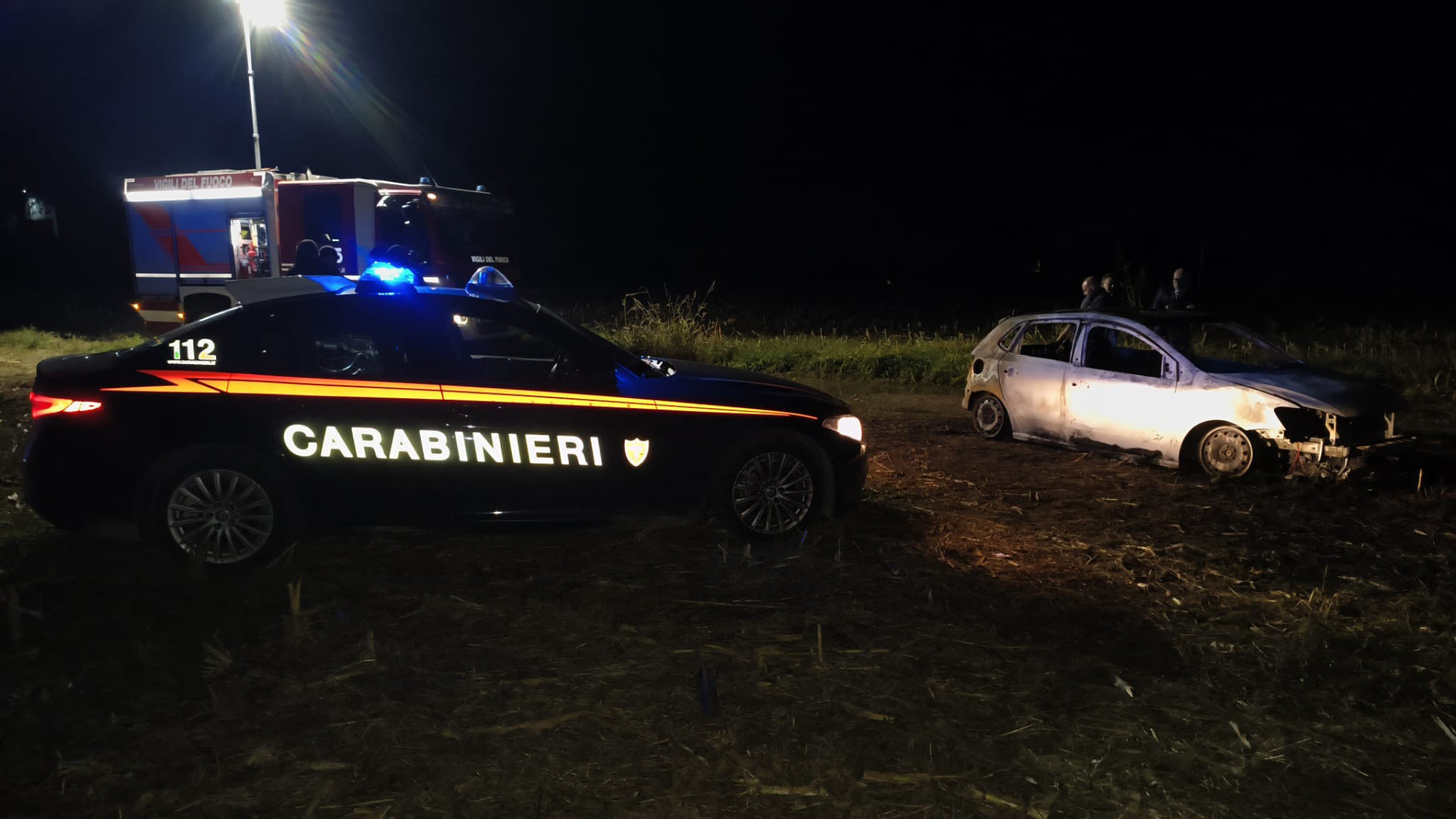 Fiorenzuola: ferisce a coltellate il "rivale" e si uccide dandosi fuoco in auto