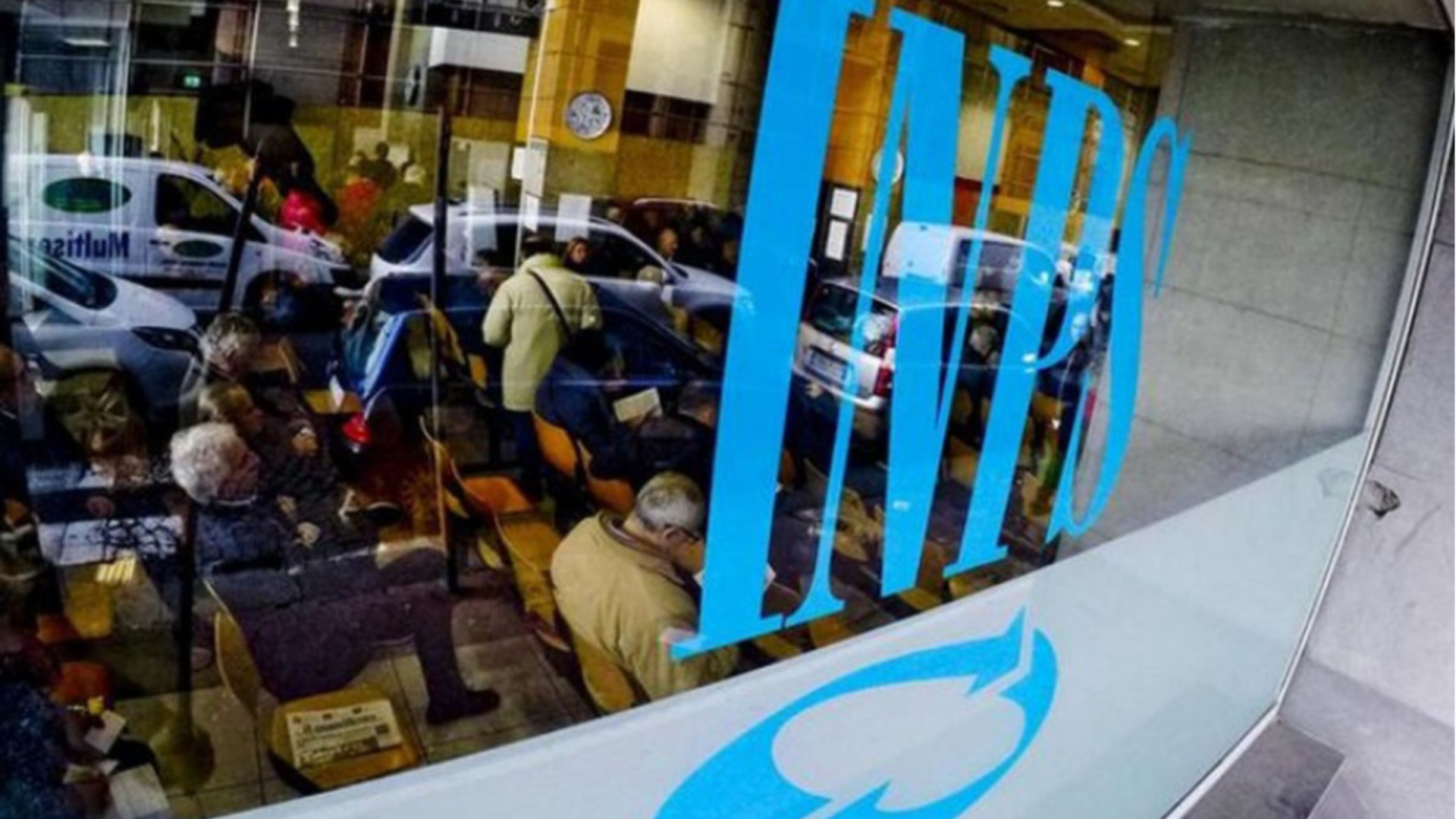 Uomini in pensione con 700 euro in più delle donne