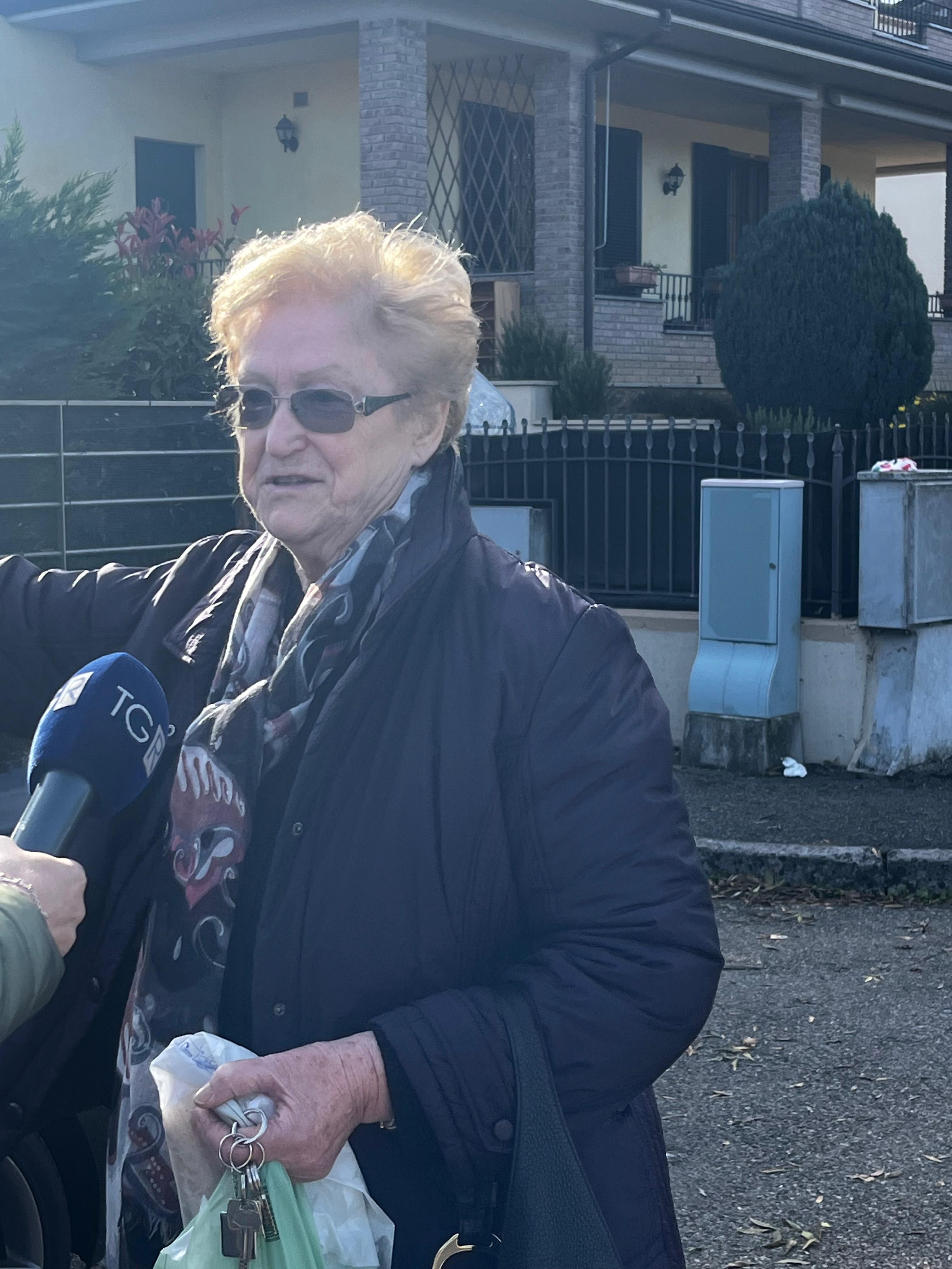 Una residente della via