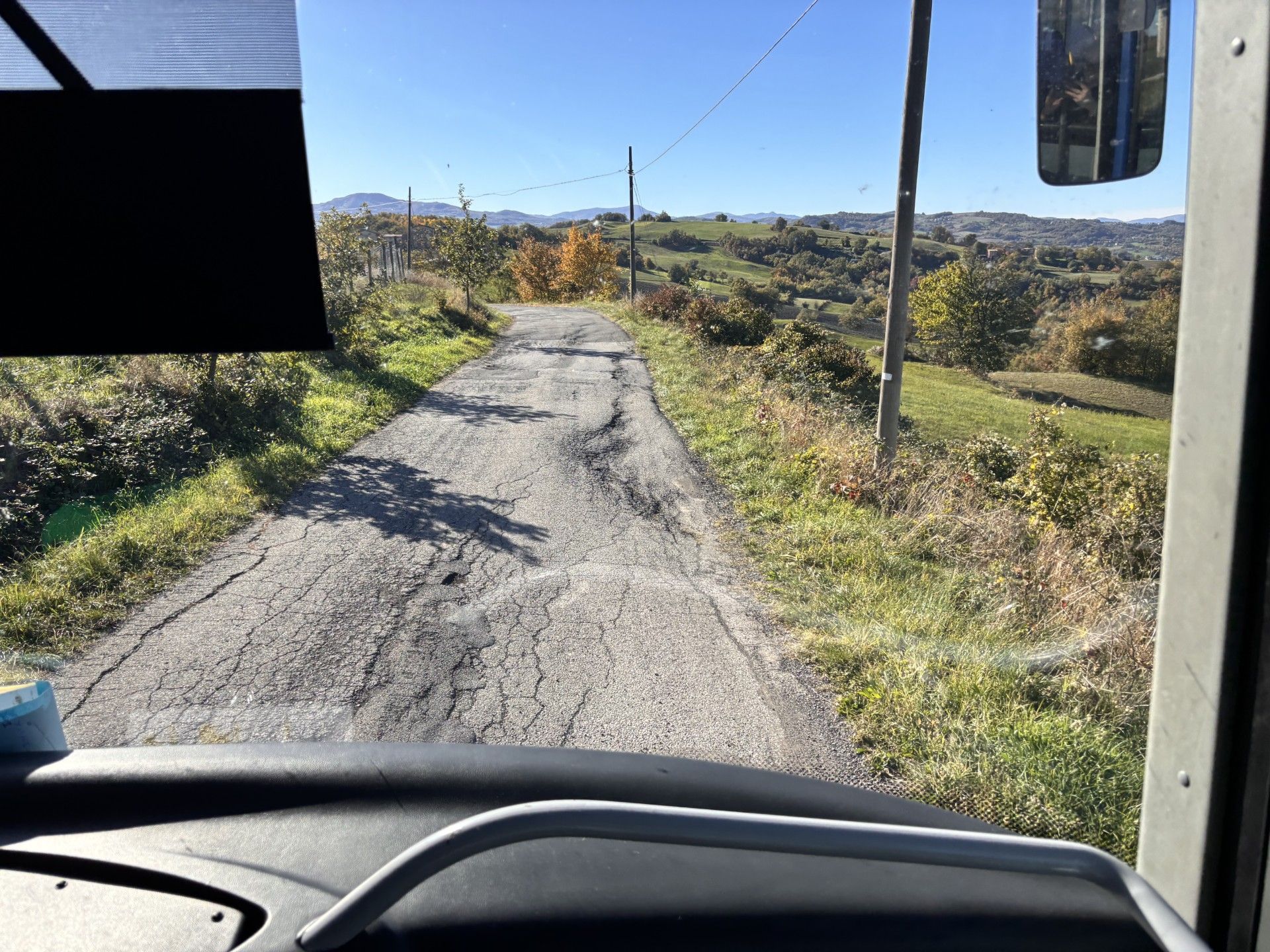 Le condizioni della strada di Antognano (foto Duani)
