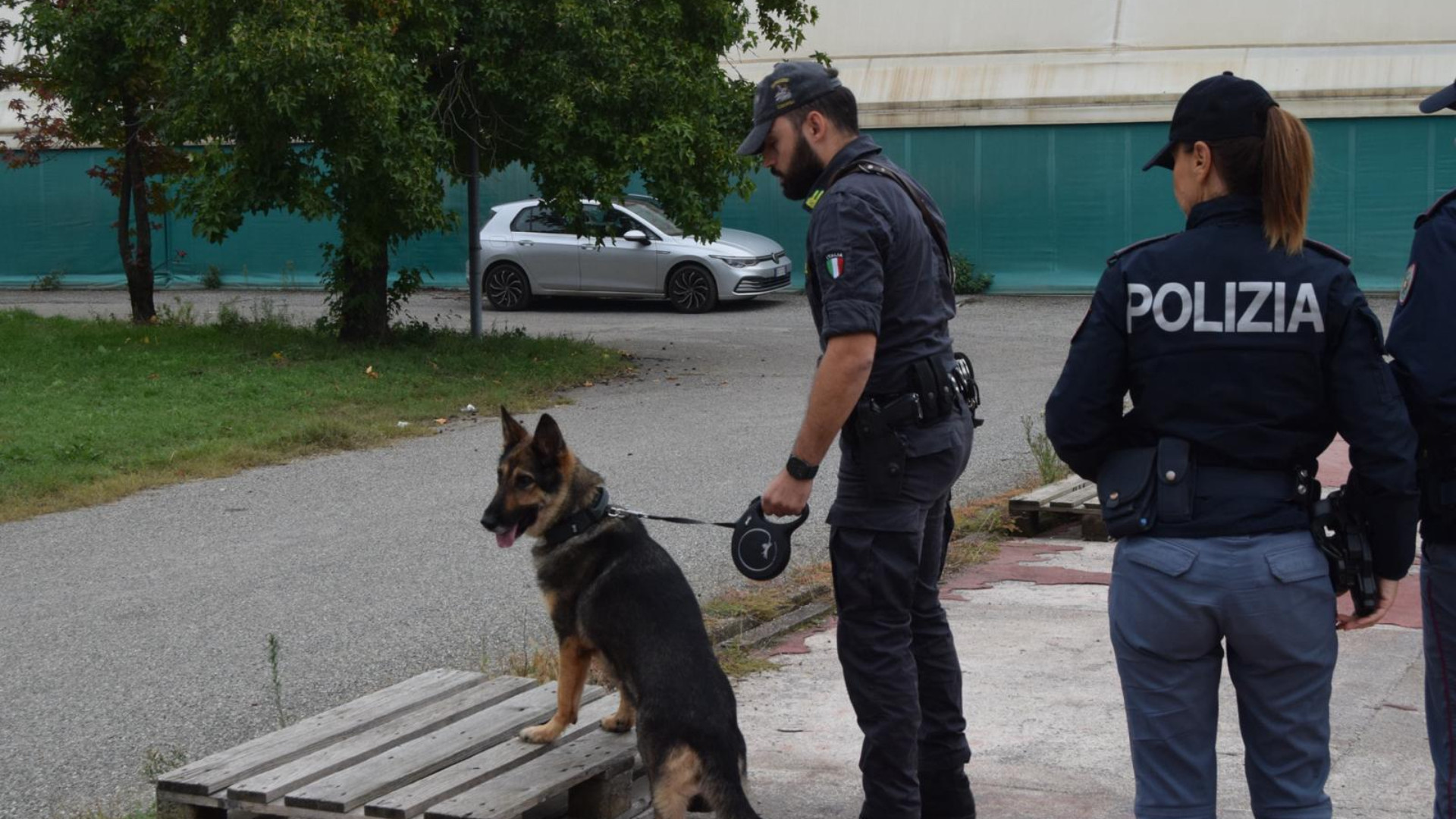 Controlli antidroga davanti alle scuole: 29 identificati