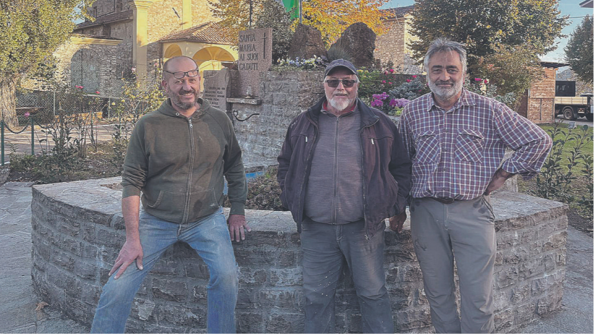 Monumento ai caduti restaurato da volontari a Santa Maria di Bobbio