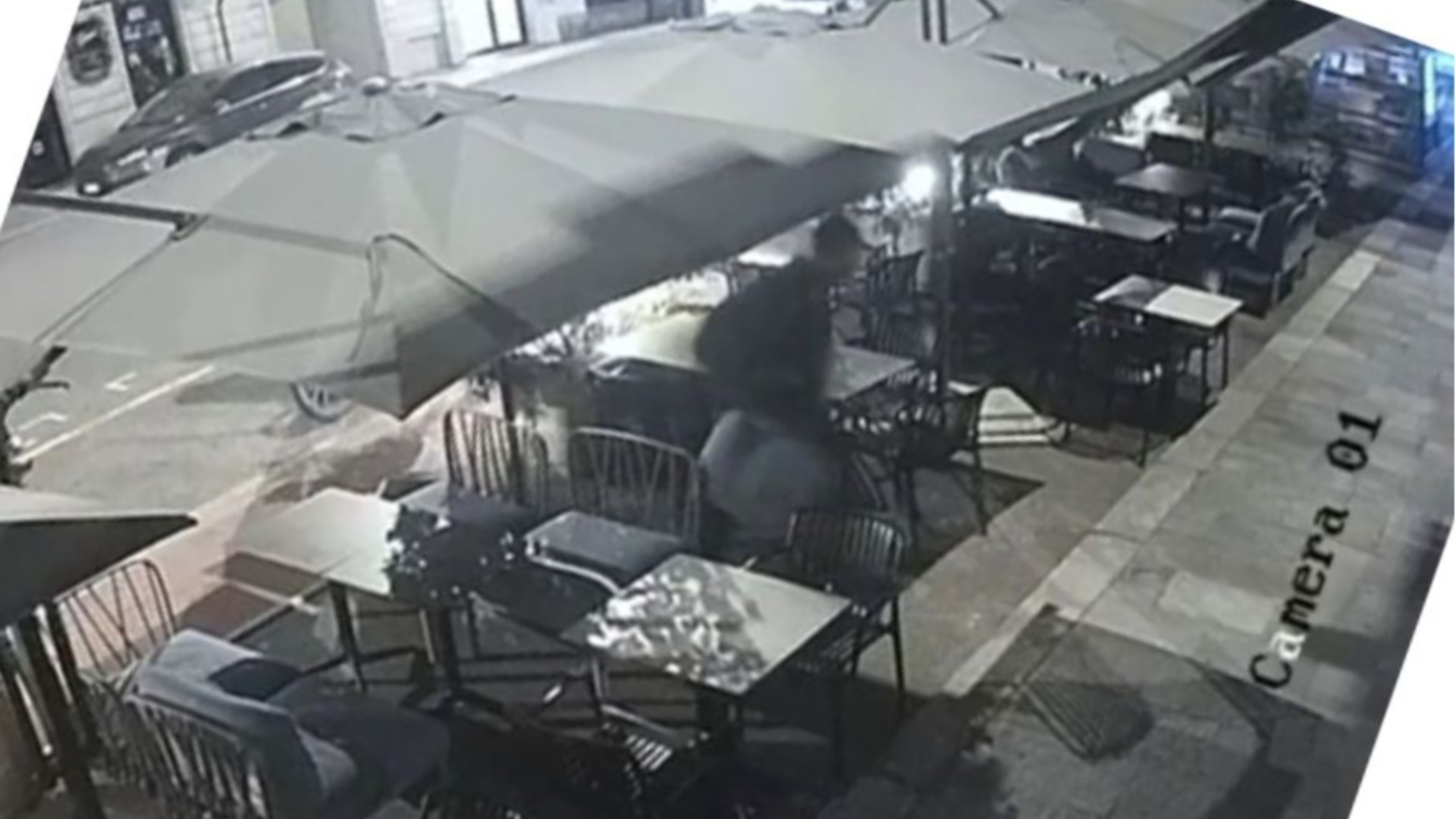 Rubati cuscini dal dehor di un locale del Corso