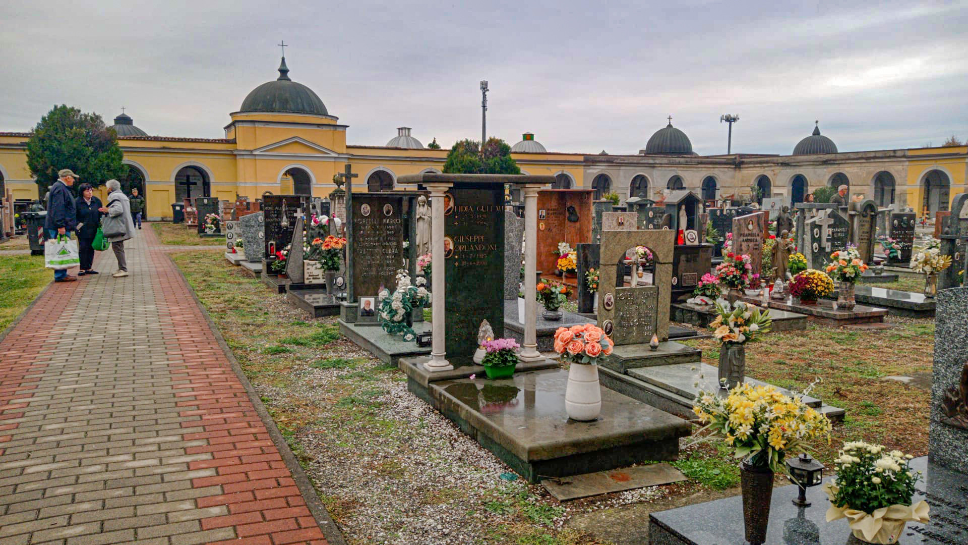 Tutti gli orari delle messe ai cimiteri, paese per paese