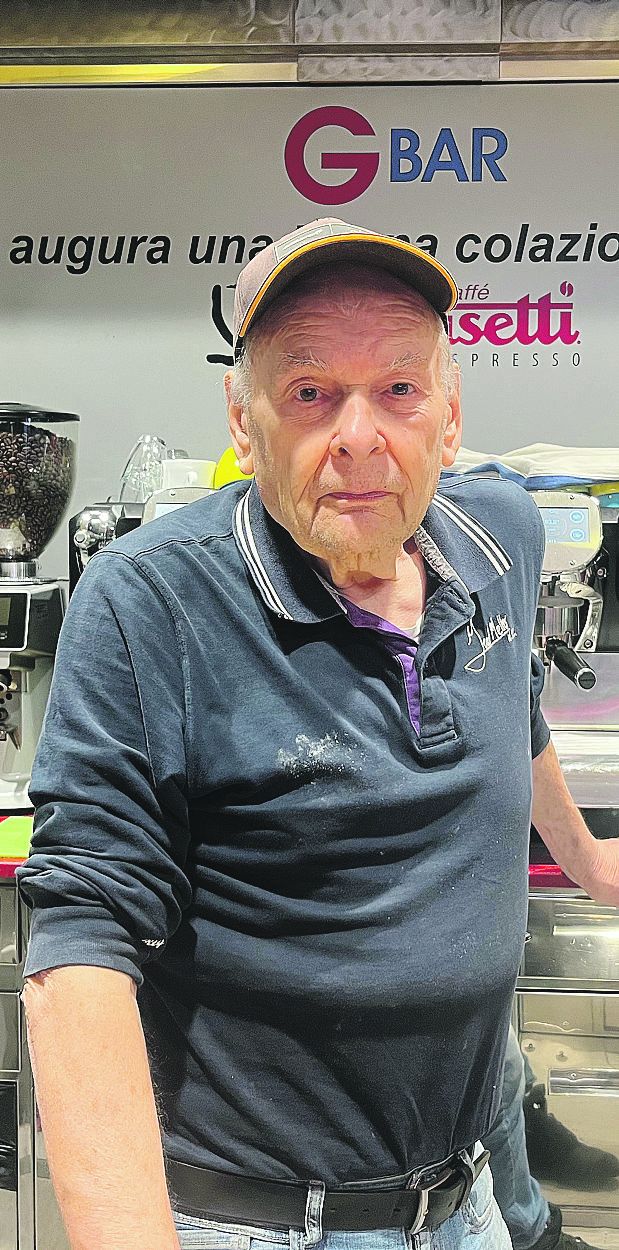 Il barista Giulio Marcotti