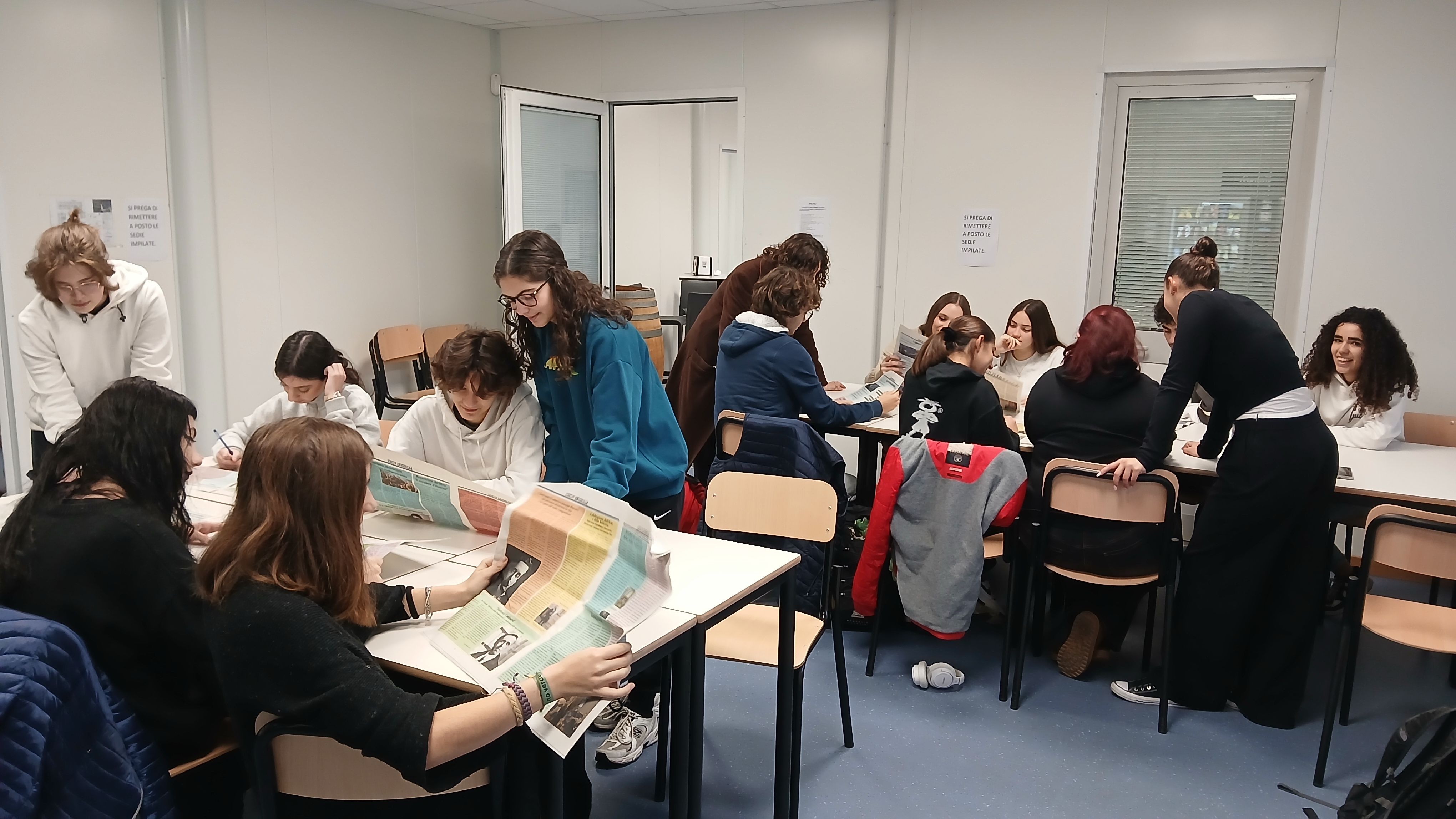 Alcuni momenti della lavorazione del giornale scolastico