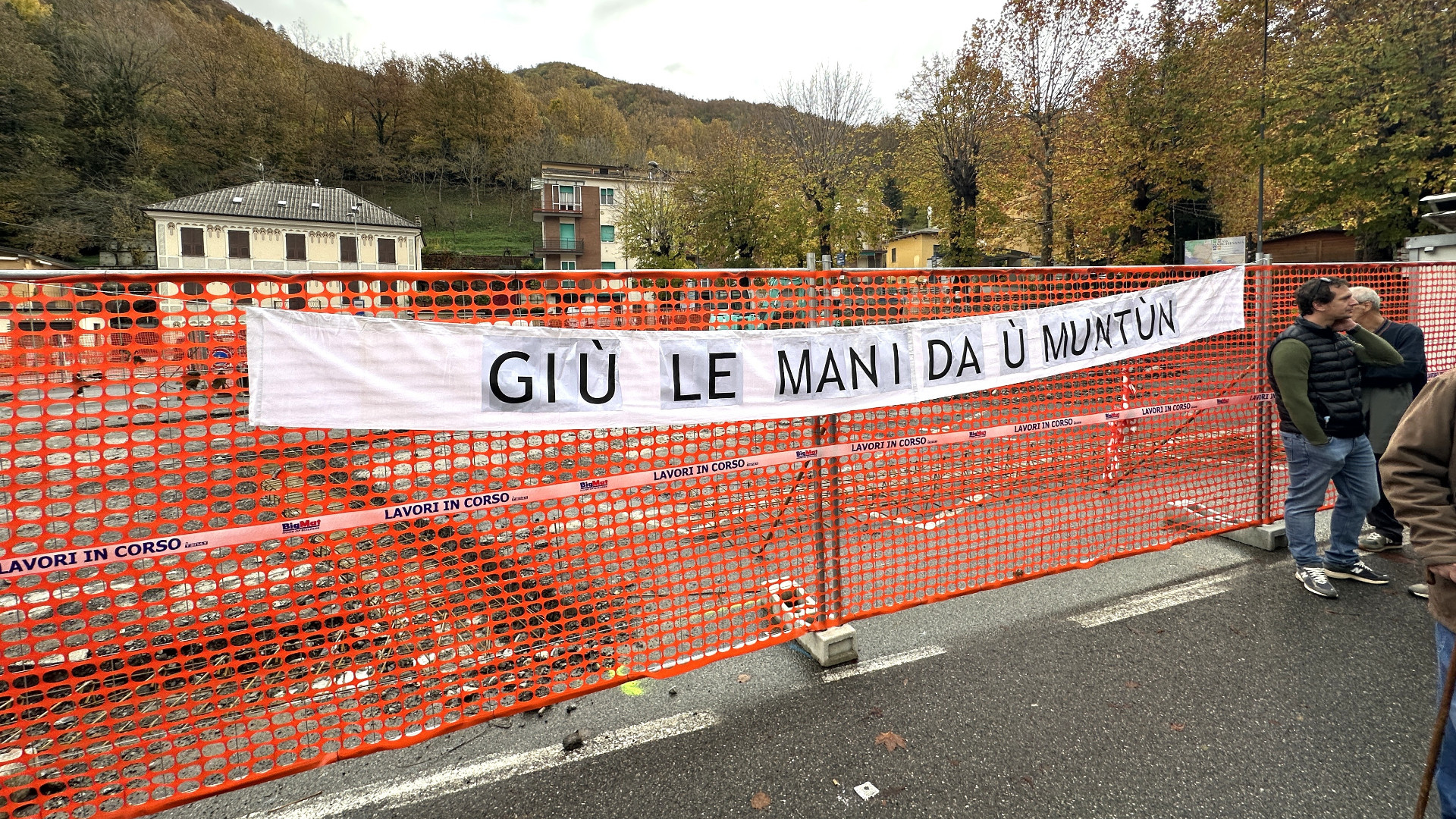 Proteste per la nuova piazza di Ottone, martedì incontro in prefettura
