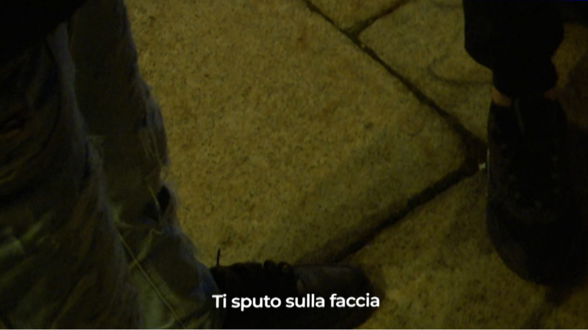 Maranza attacca troupe di "Dillo alla Lupa", «Ti sputo in faccia»