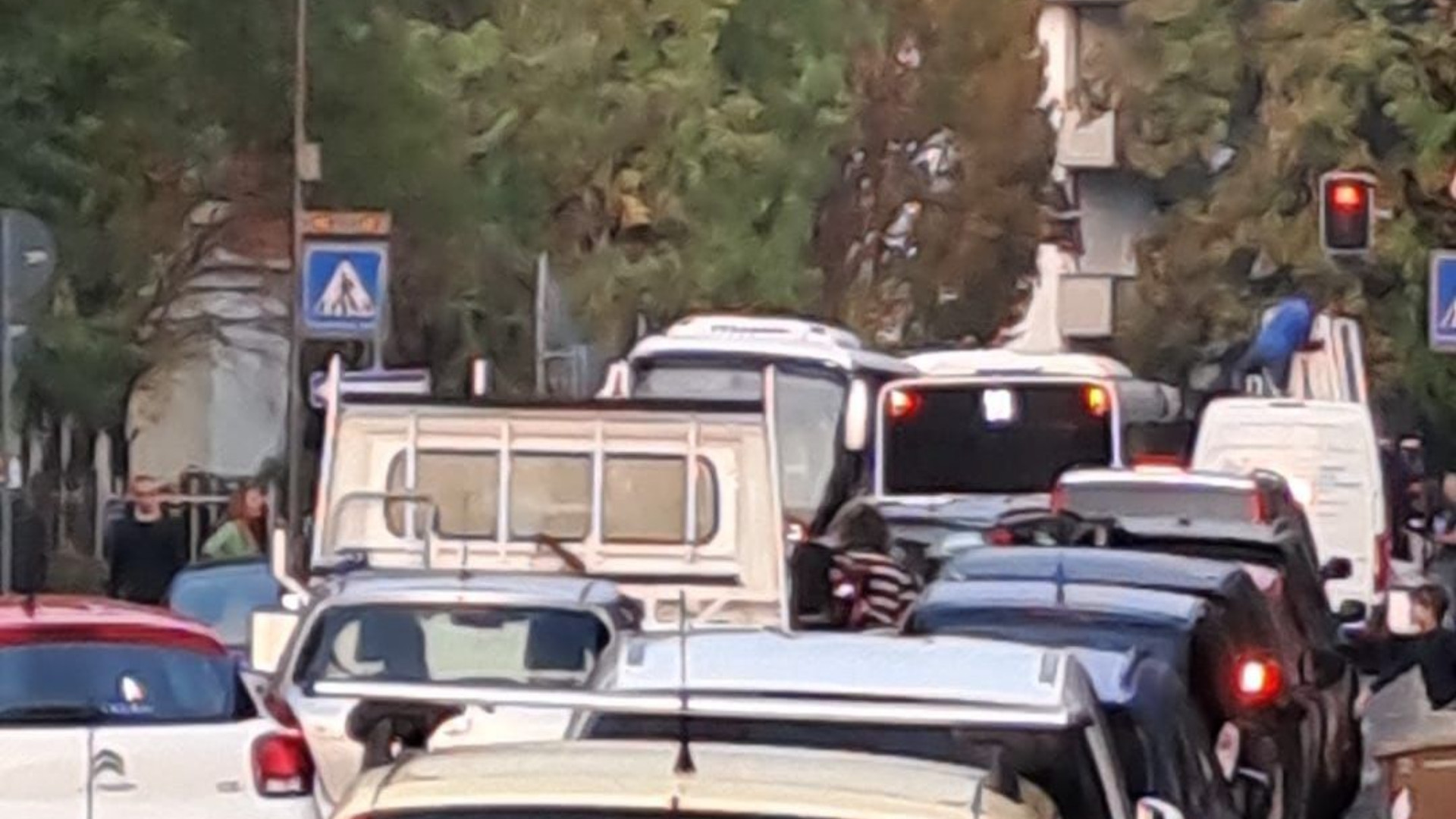 «Via don Minzoni è un imbuto», petizione per il senso unico