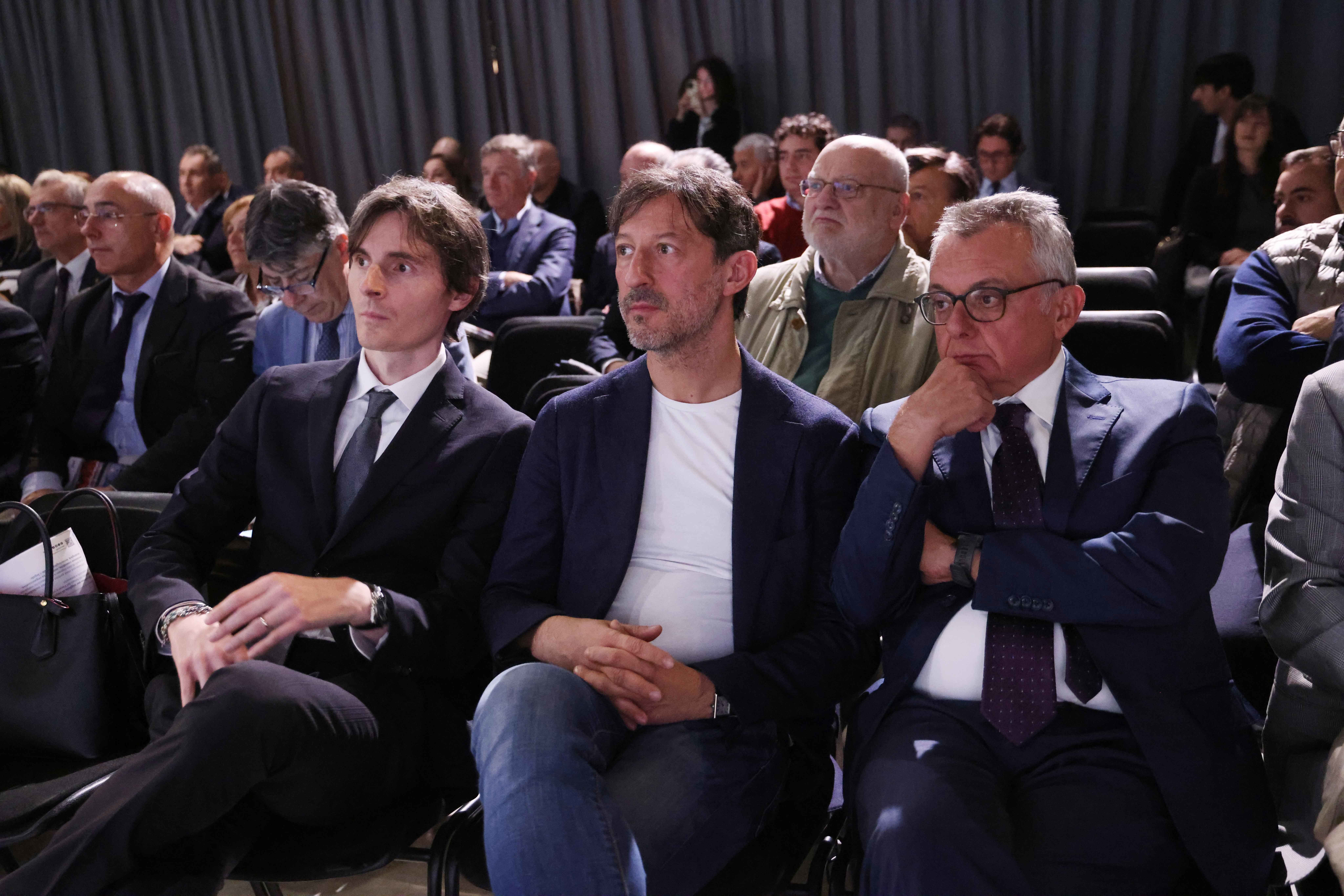 Gian Luca Rocco, direttore di Libertà, Telelibertà e Liberta.it fra Riccardo Delfanti, direttore di Altrimedia e il direttore generale del Gruppo Marco Scarzanella (foto Cavalli)