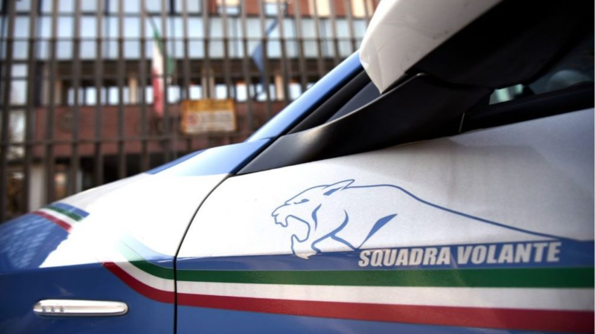 Assiste il fratello in ospedale, ma è condannato: arrestato dalla polizia