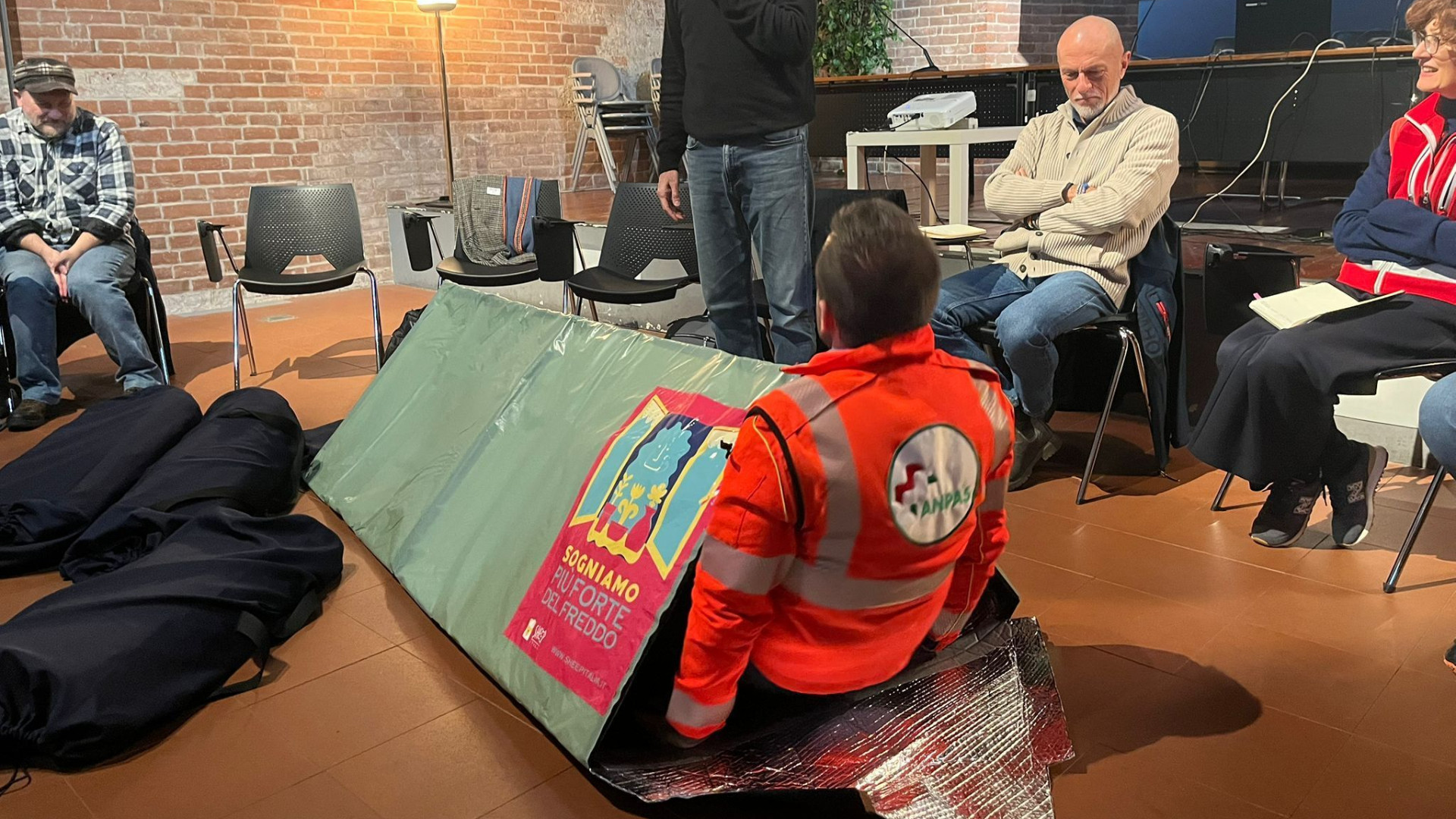 «Sogniamo più forte del freddo»: da Sheep Italia quindici rifugi portatili