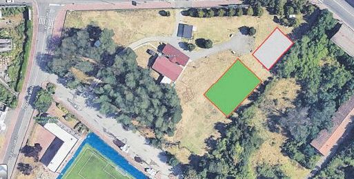 Veduta aerea di Spazio 4. In grigio il nuovo campo da volley, in verde da calcio