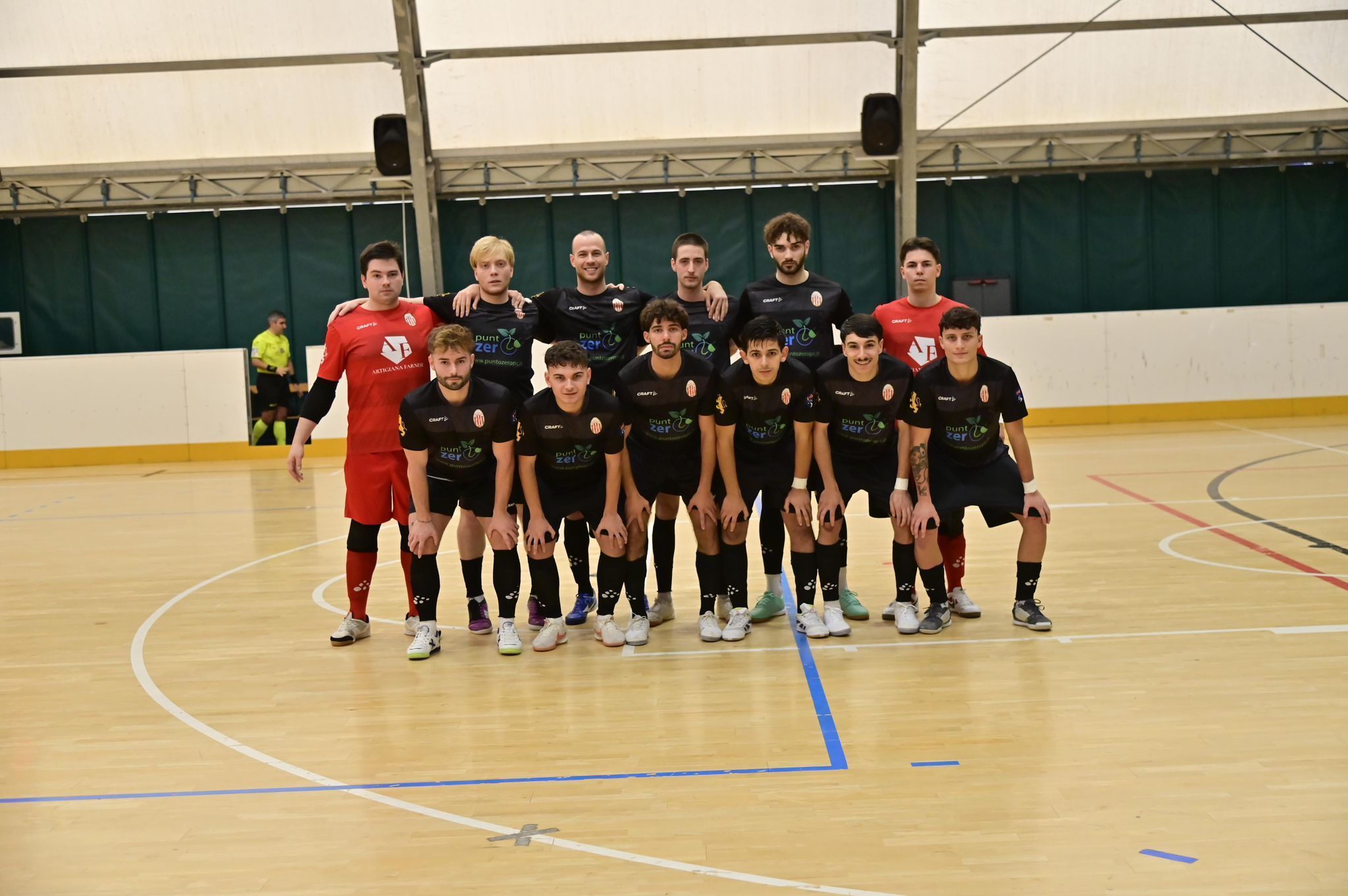 La squadra prima della partita contro Versilia