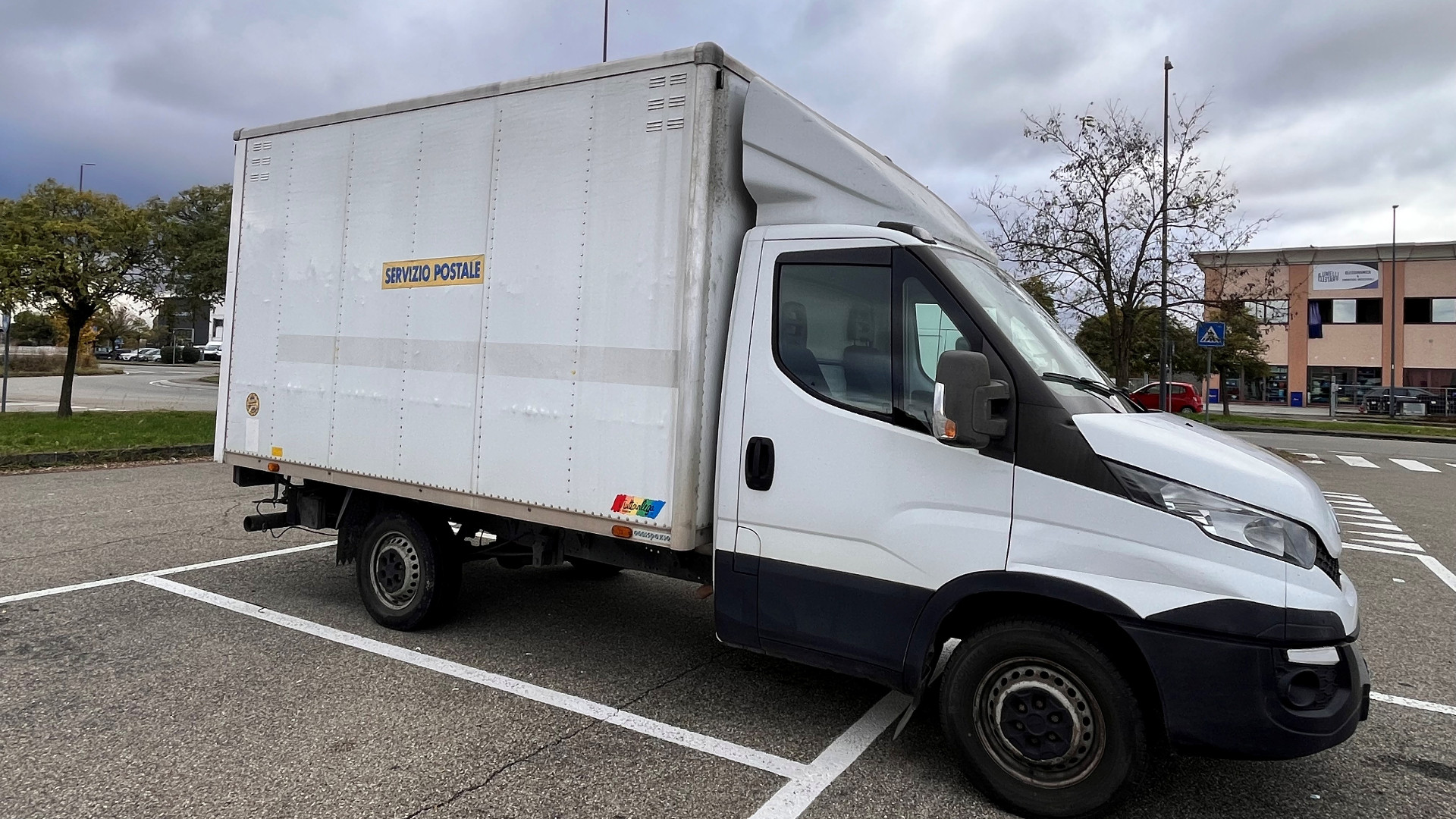 Le Poste italiane nel mirino,  «Vandalismi contro i furgoni»