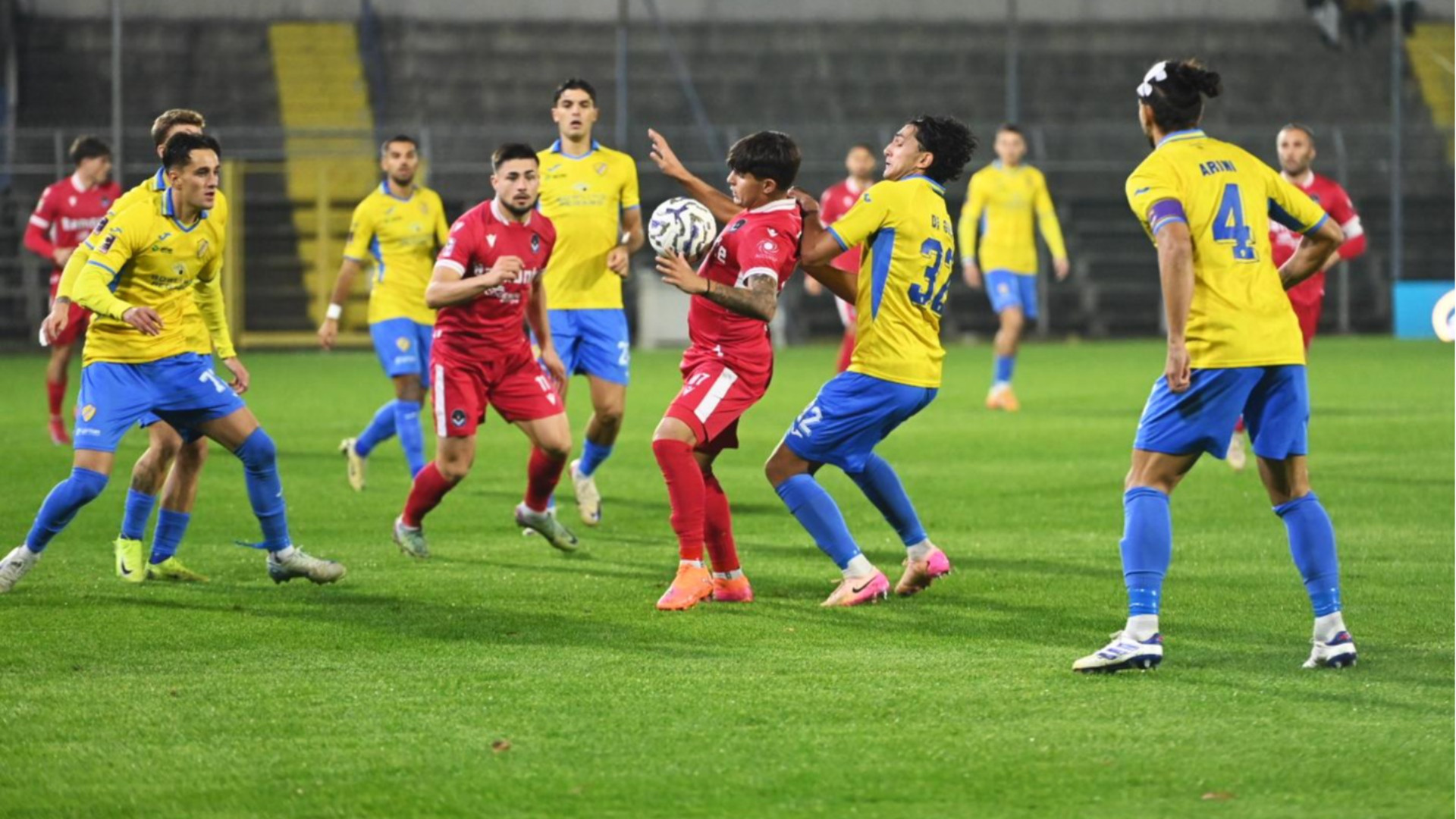 Gabbiani in possesso palla durante la sfida alla Pergolettese