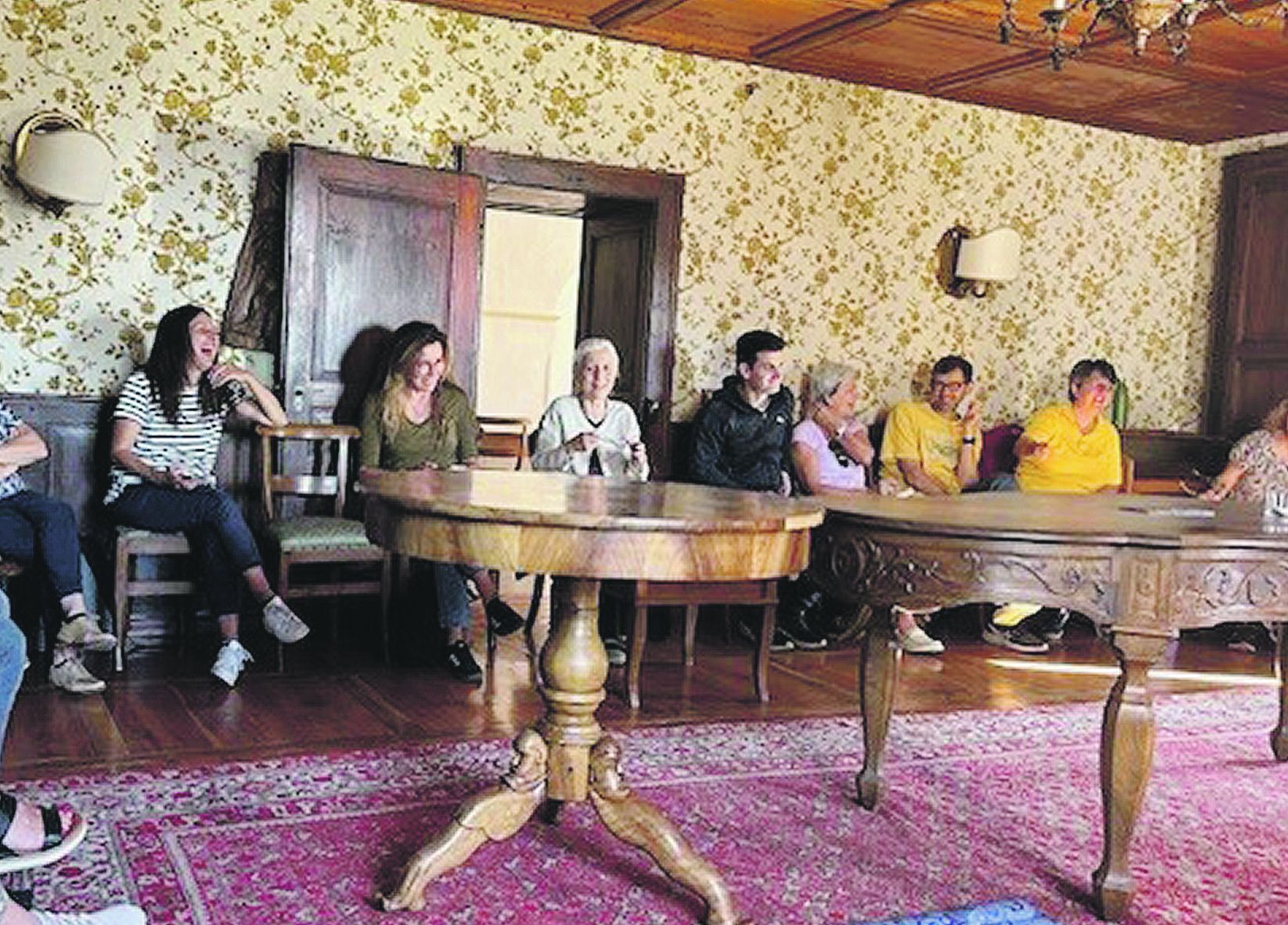 Un ritiro spirituale in Valle d’Aosta con Antonella Lumini (al centro vestita in bianco)