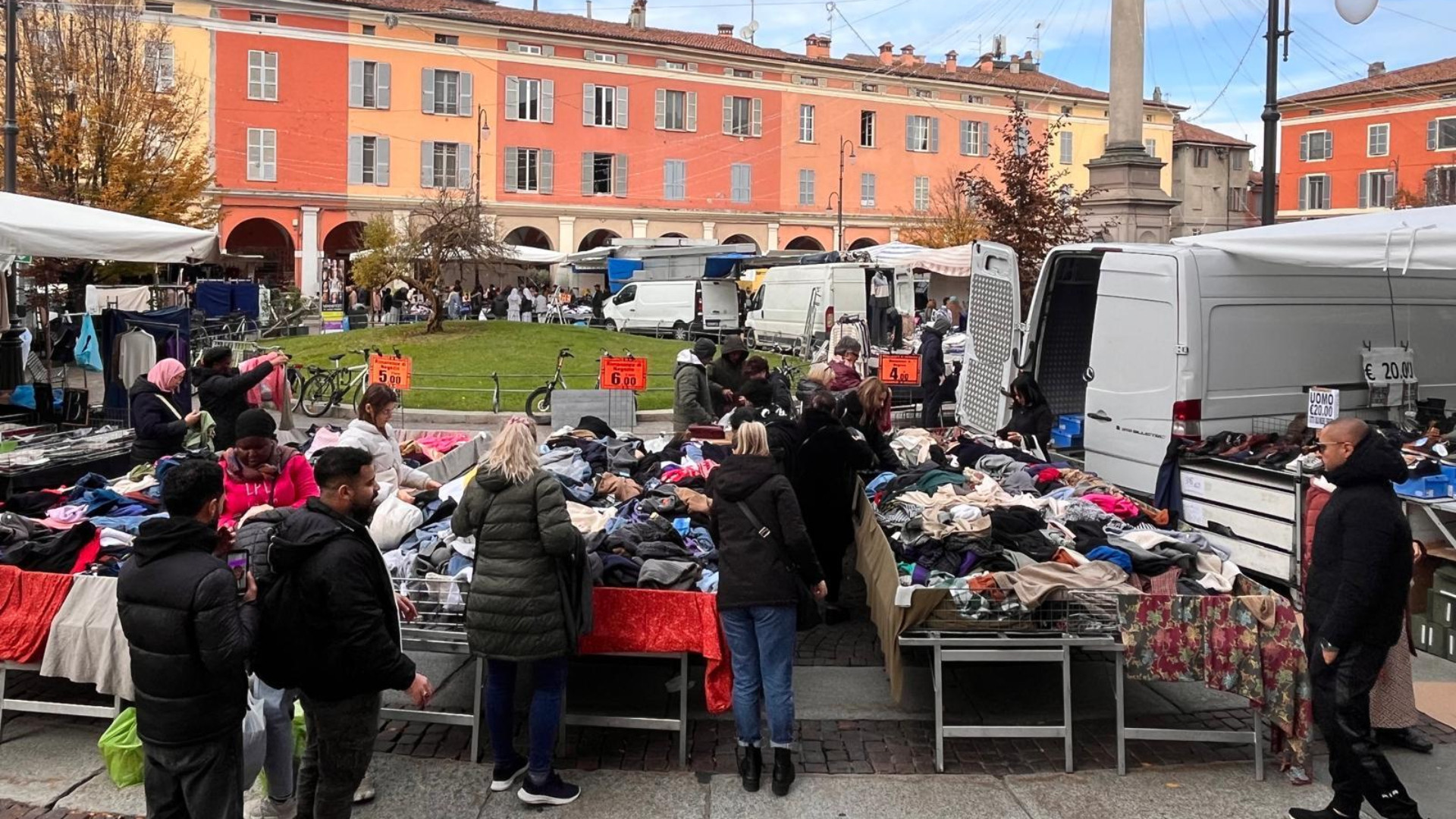 Gli ambulanti si scoprono pochi, in dieci anni a Piacenza calati del 16%