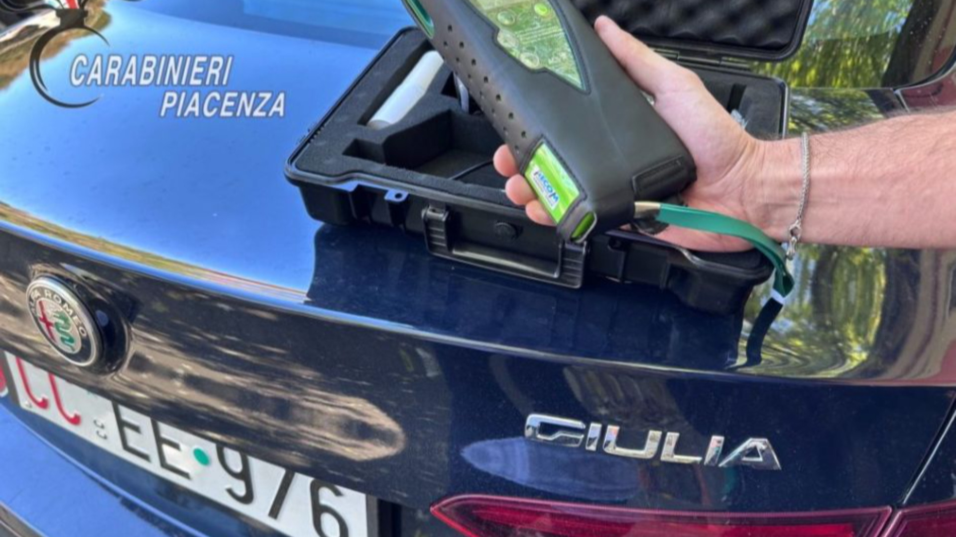 Guida in stato di ebbrezza, denunciato 23enne