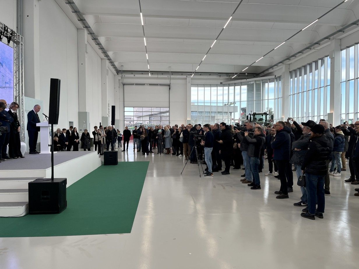 Casella, nuova officina e spazi da 8mila metri: festa per i 70 anni