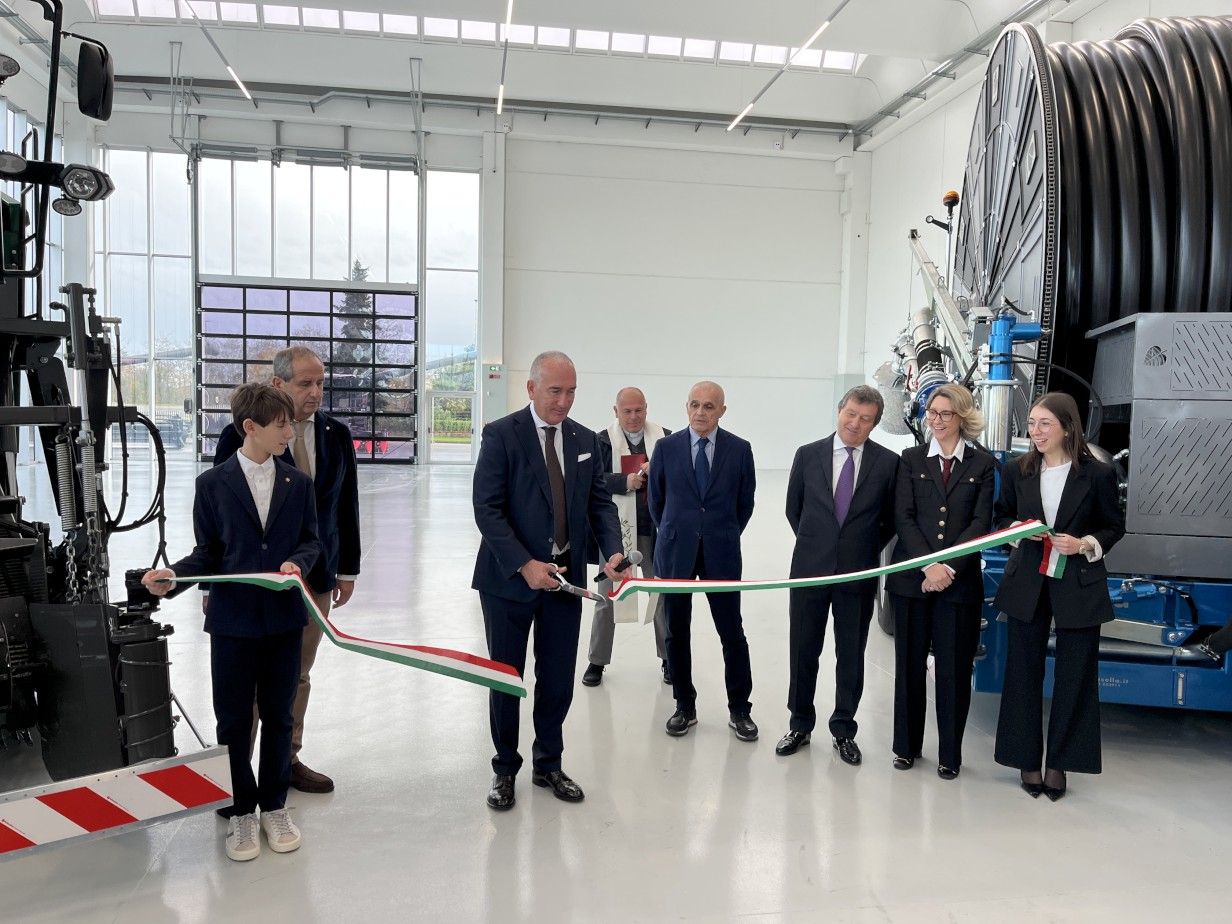 Casella, nuova officina e spazi da 8mila metri: festa per i 70 anni