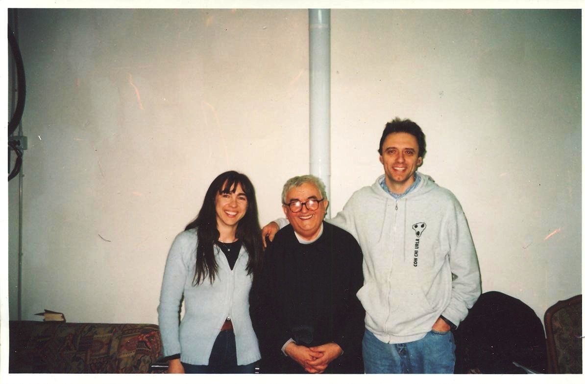 Oltre 20 anni fa, don Benzi fra gli sposi Orietta Fummi ed Enzo Zerbini