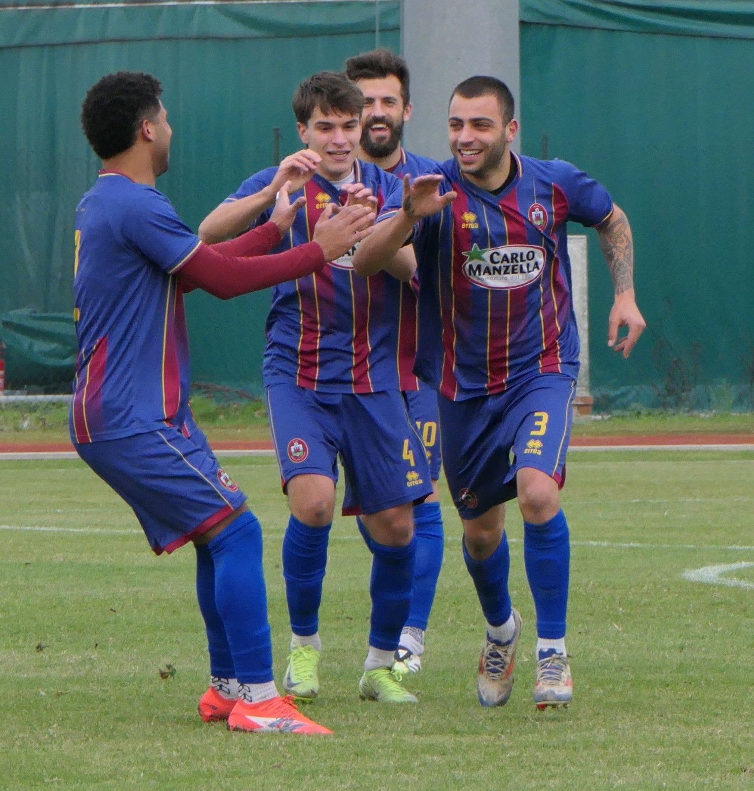 L'esultanza dei giocatori della Castellana Fontana