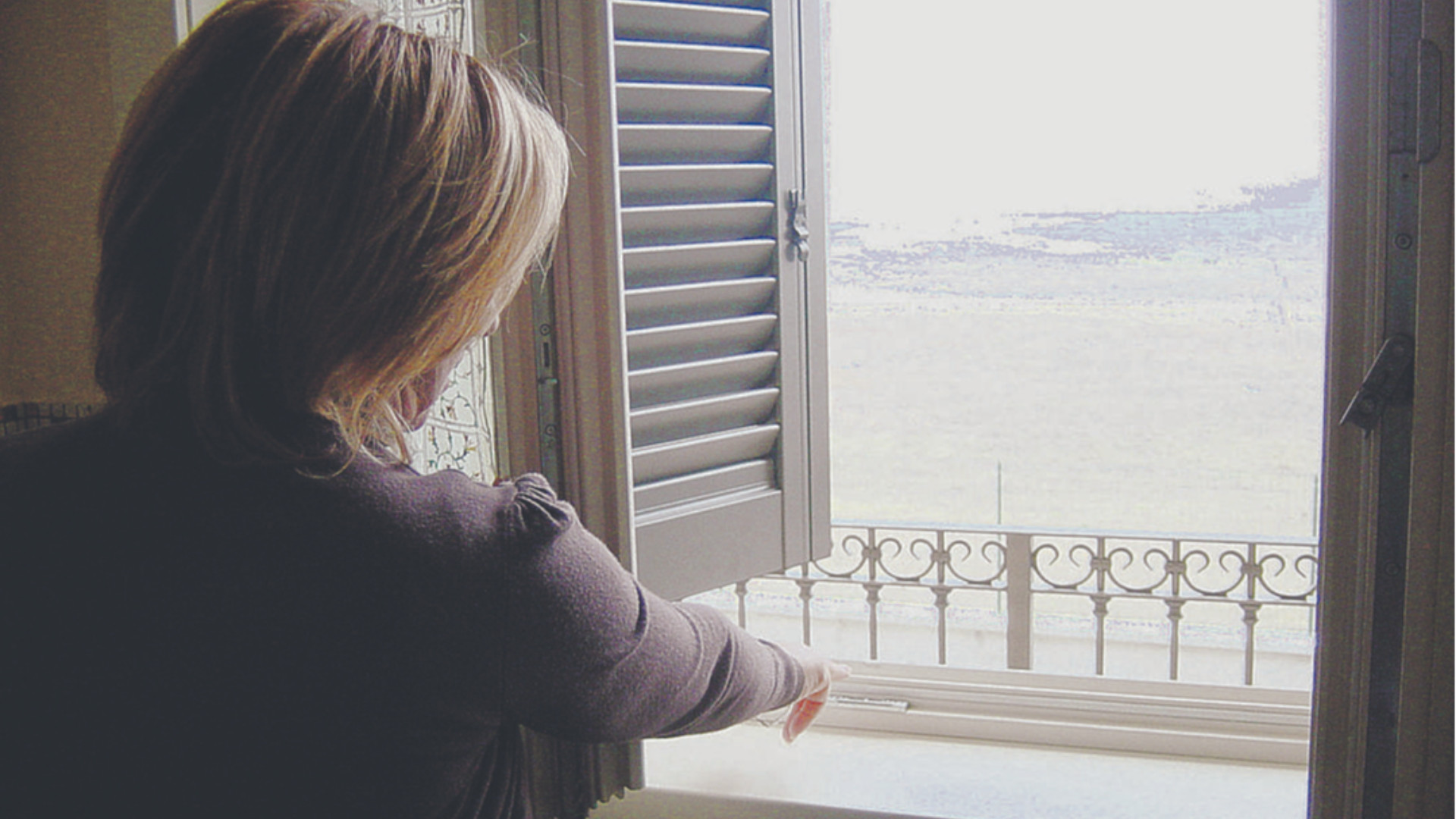 Il bimbo con il passamontagna e quella psicosi da furti in casa