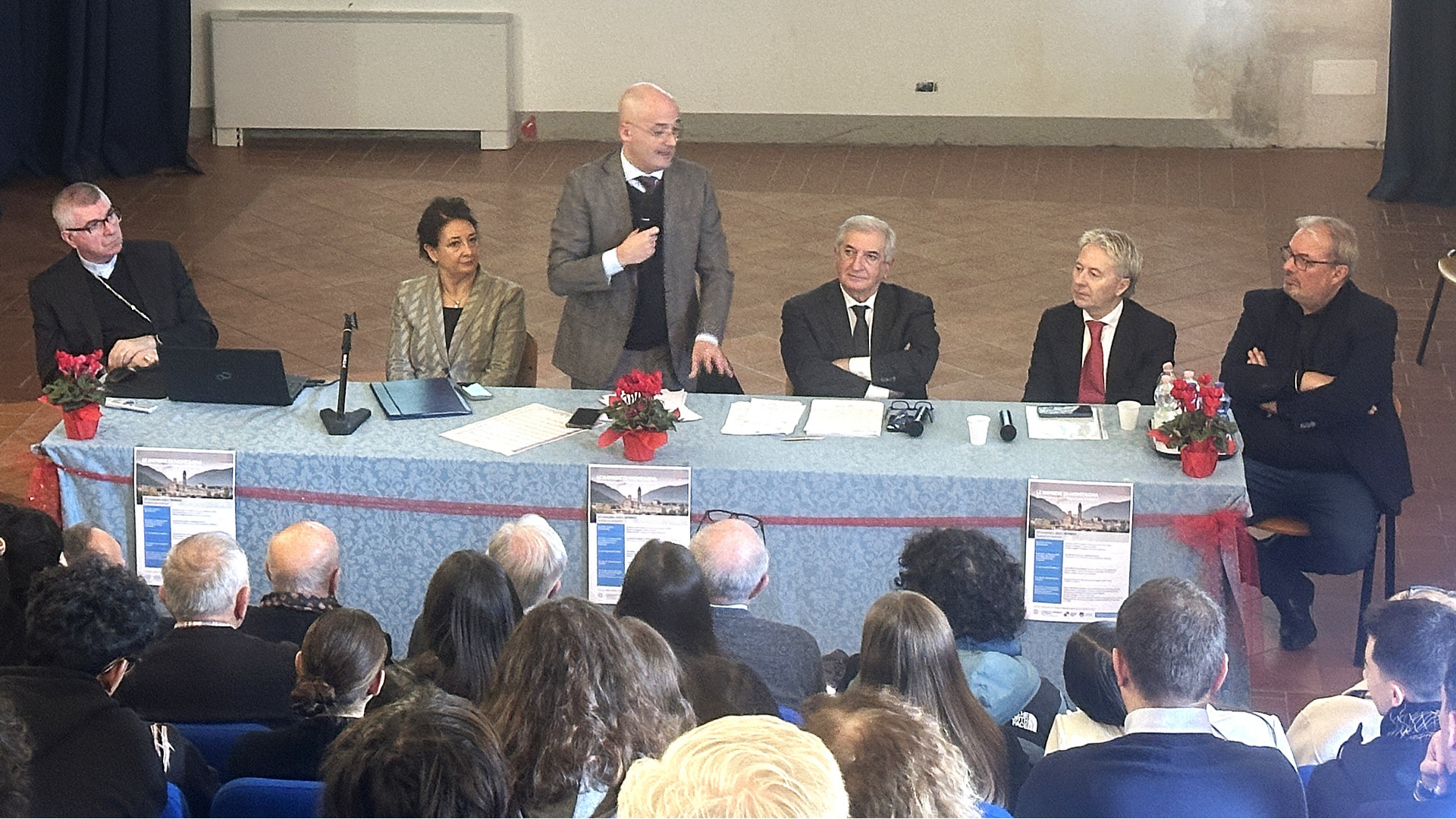 Montagna in crisi: calano residenti e aziende. «Ma c'è una possibilità di rilancio»