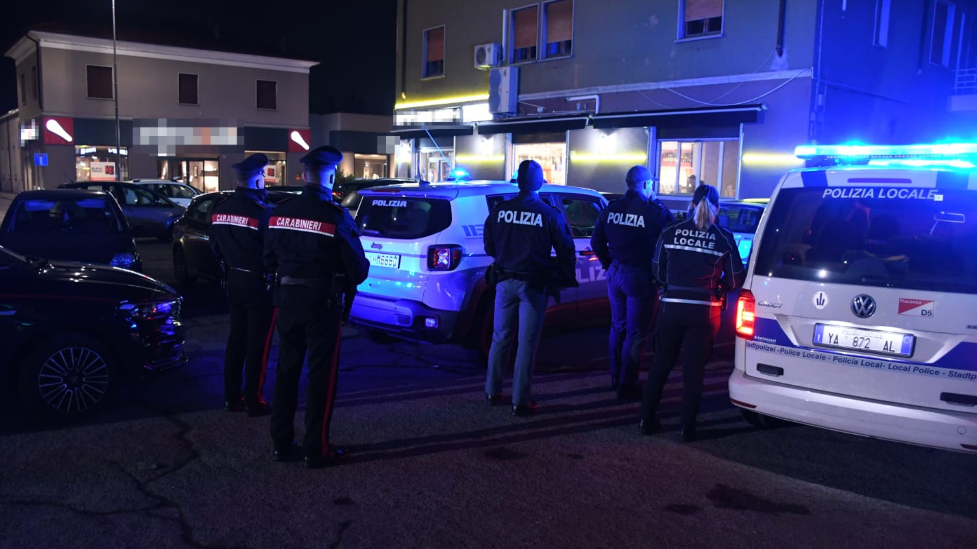 Proseguono i controlli interforze: identificate 74 persone con precedenti