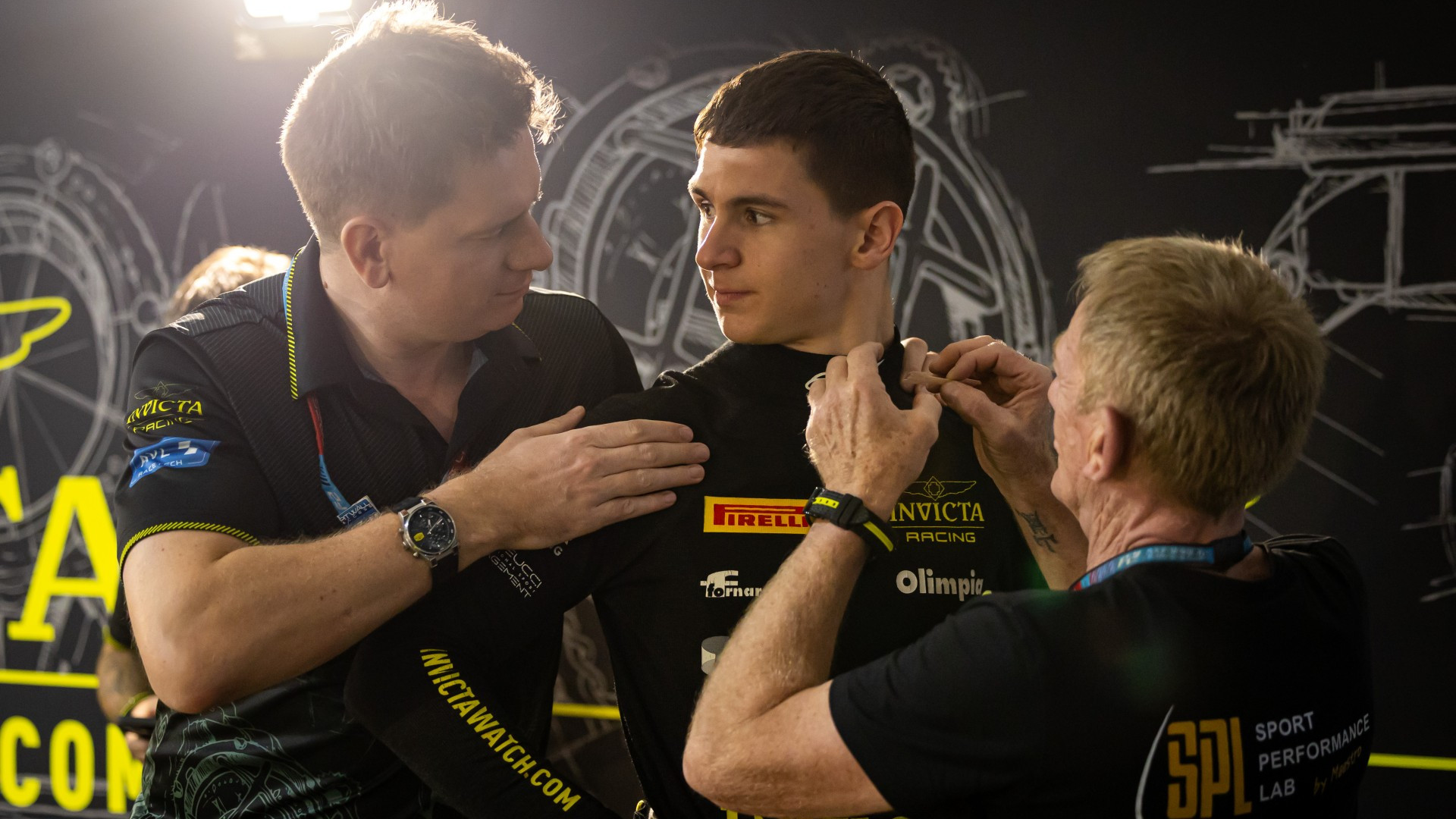 Formula 2, Leonardo Fornaroli si guadagna la pole in Qatar