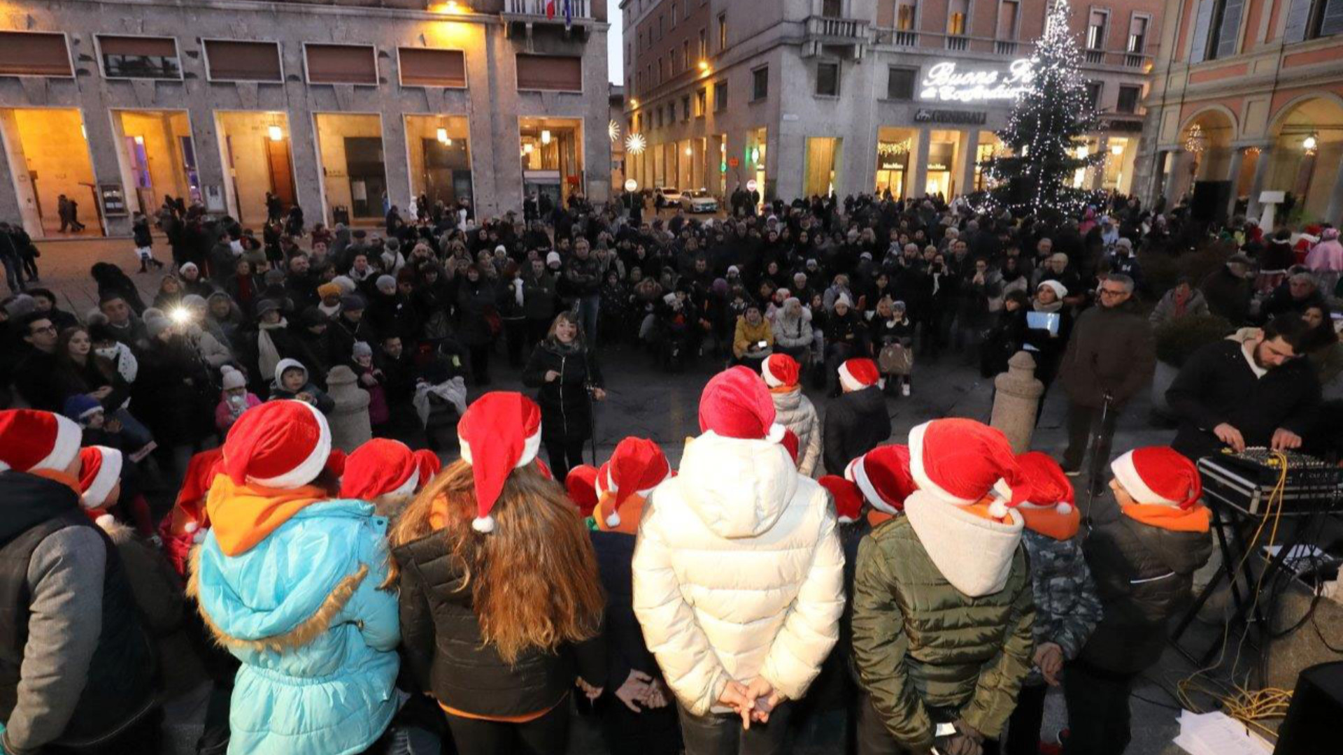 Il Natale di Piacenza: oggi torna l’appuntamento con i cori