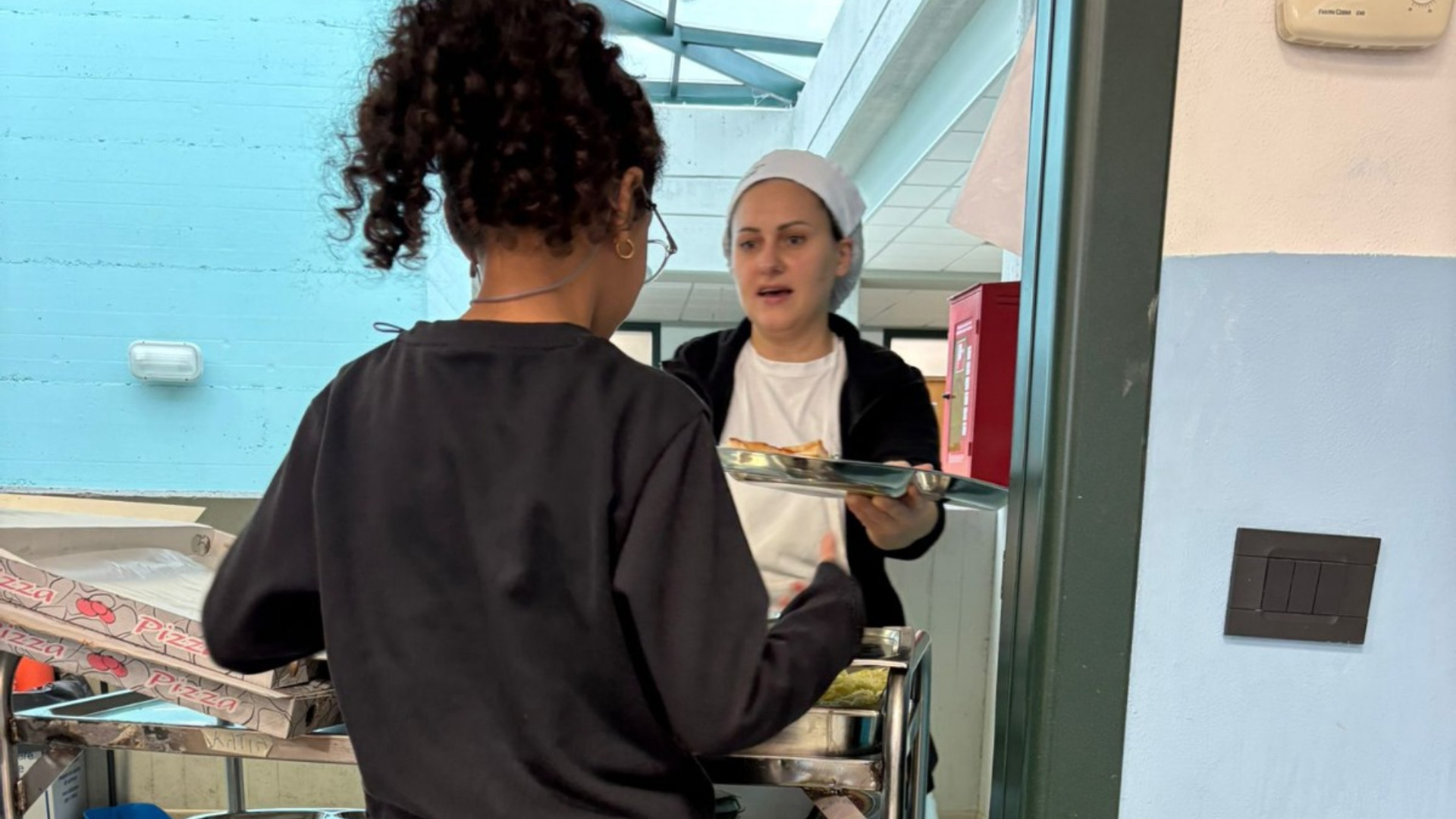 Castello: pandemia finita, ma gli scolari pranzano ancora al banco